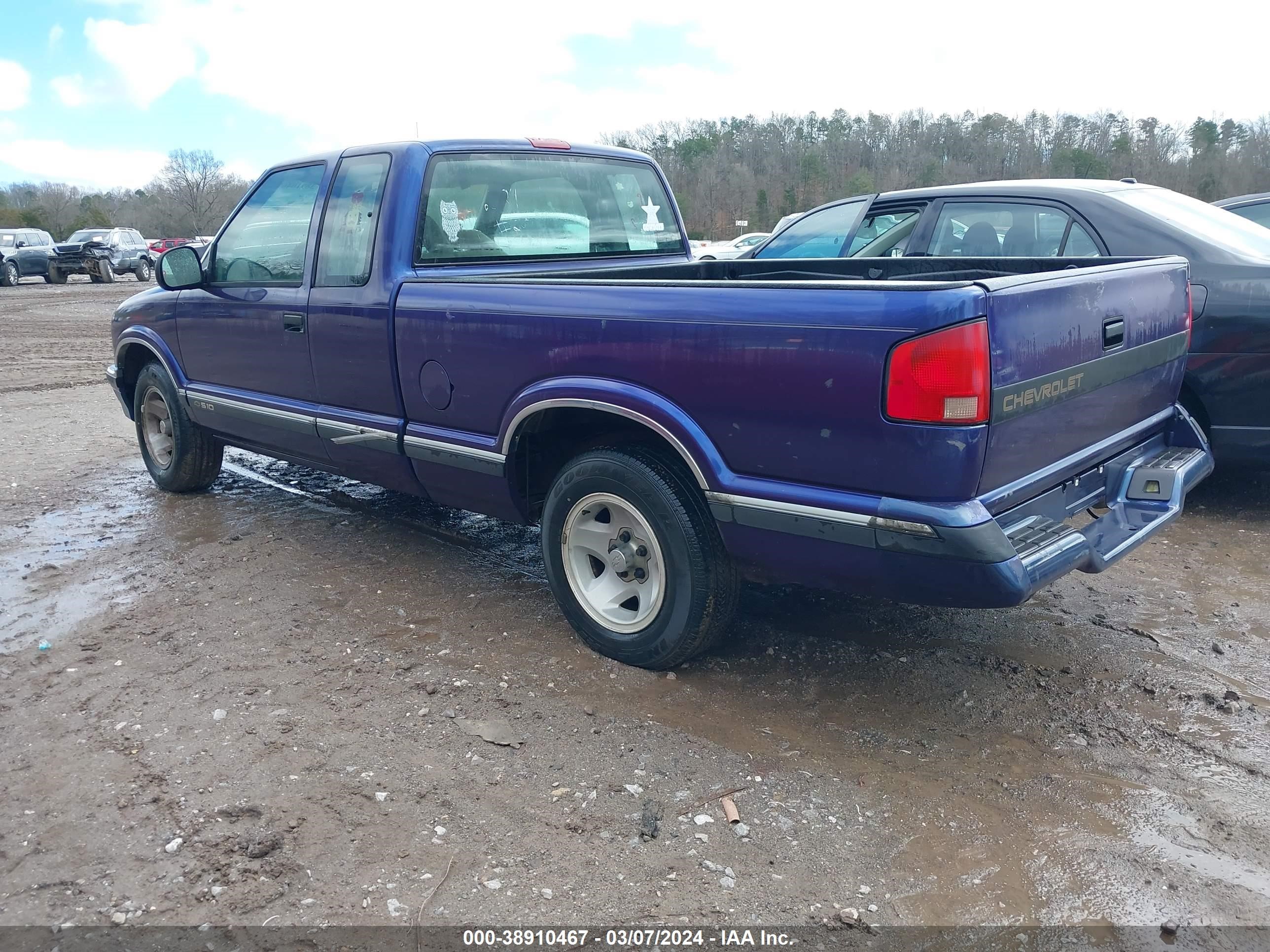 Photo 2 VIN: 1GCCS19Z5S8116524 - CHEVROLET S-10 PICKUP 