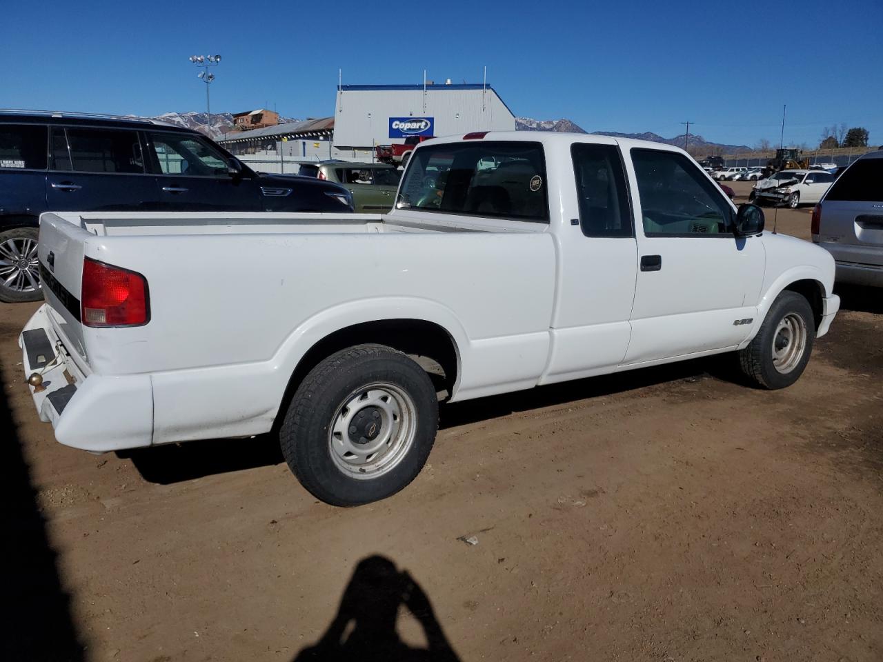 Photo 2 VIN: 1GCCS19Z5S8133811 - CHEVROLET S-10 PICKUP 