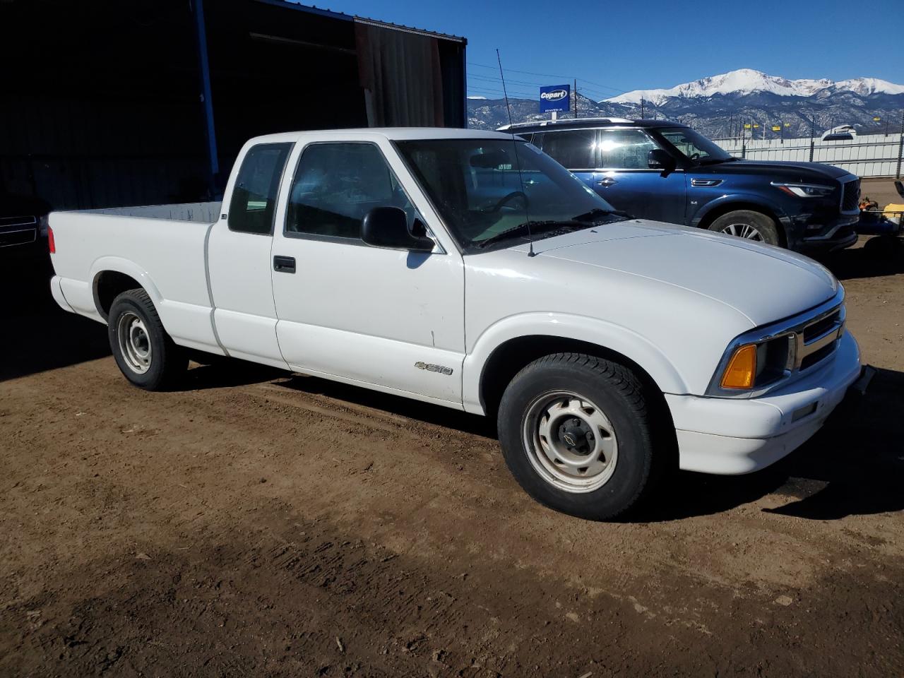 Photo 3 VIN: 1GCCS19Z5S8133811 - CHEVROLET S-10 PICKUP 