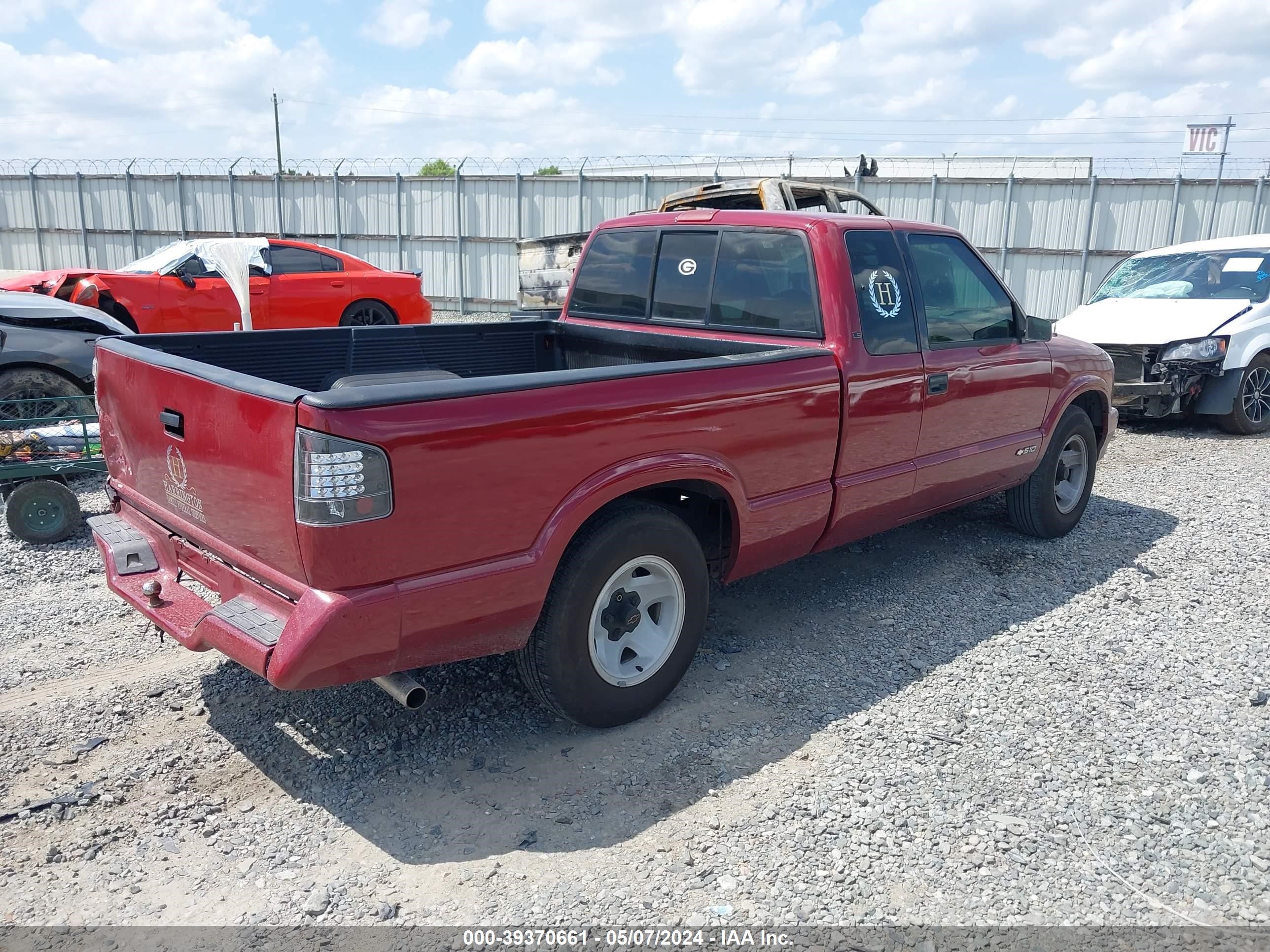 Photo 3 VIN: 1GCCS19Z8R8167493 - CHEVROLET S-10 PICKUP 