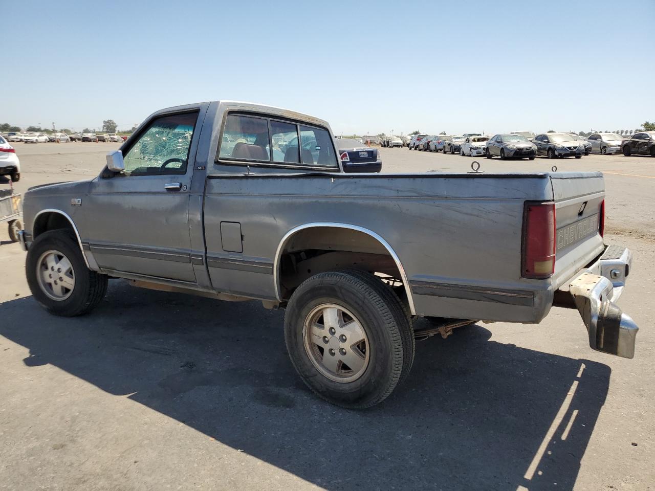 Photo 1 VIN: 1GCCT14Z2K8203396 - CHEVROLET S-10 PICKUP 