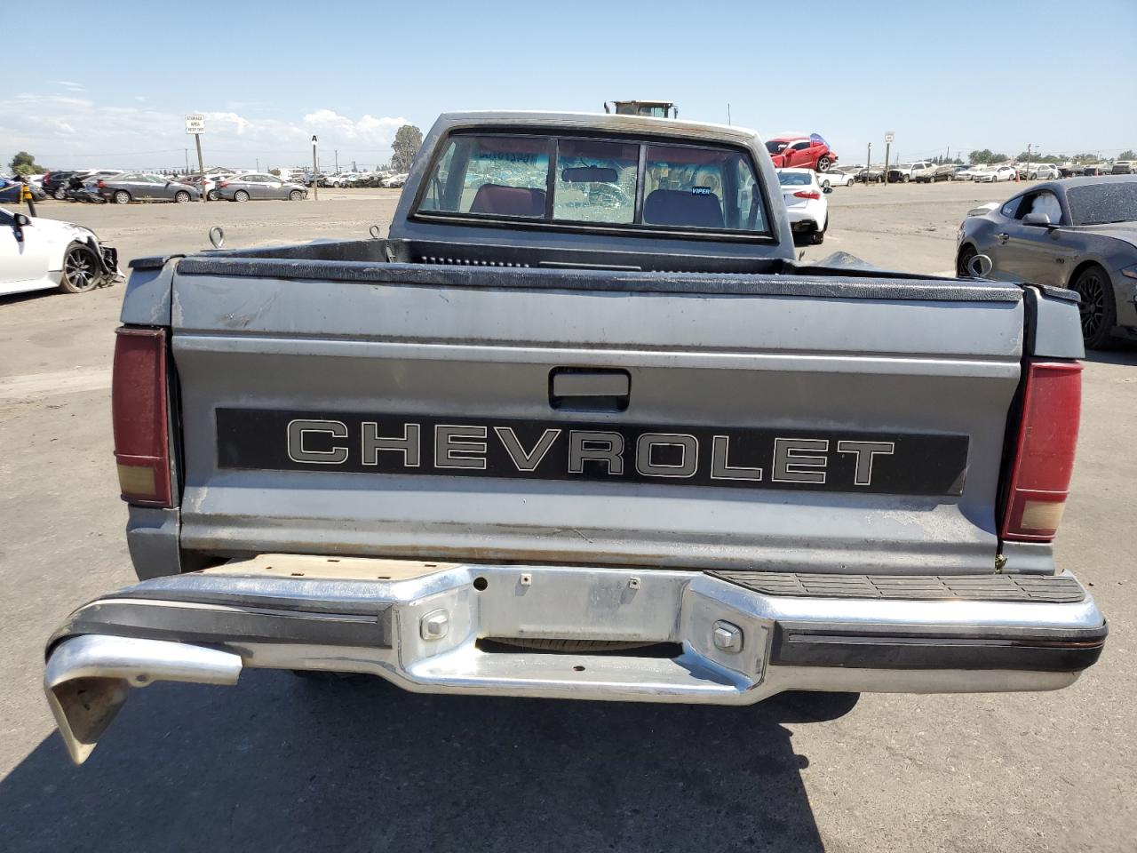 Photo 5 VIN: 1GCCT14Z2K8203396 - CHEVROLET S-10 PICKUP 