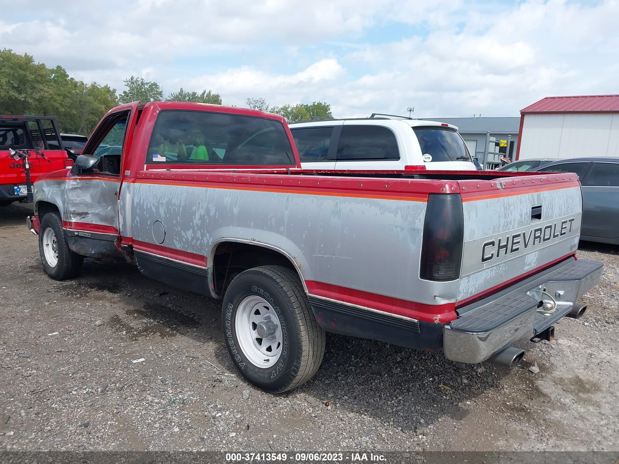 Photo 2 VIN: 1GCDC14KXJZ325097 - CHEVROLET GMT-400 