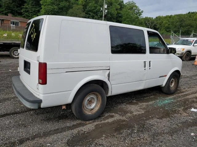 Photo 2 VIN: 1GCDL19W6XB174840 - CHEVROLET ASTRO 