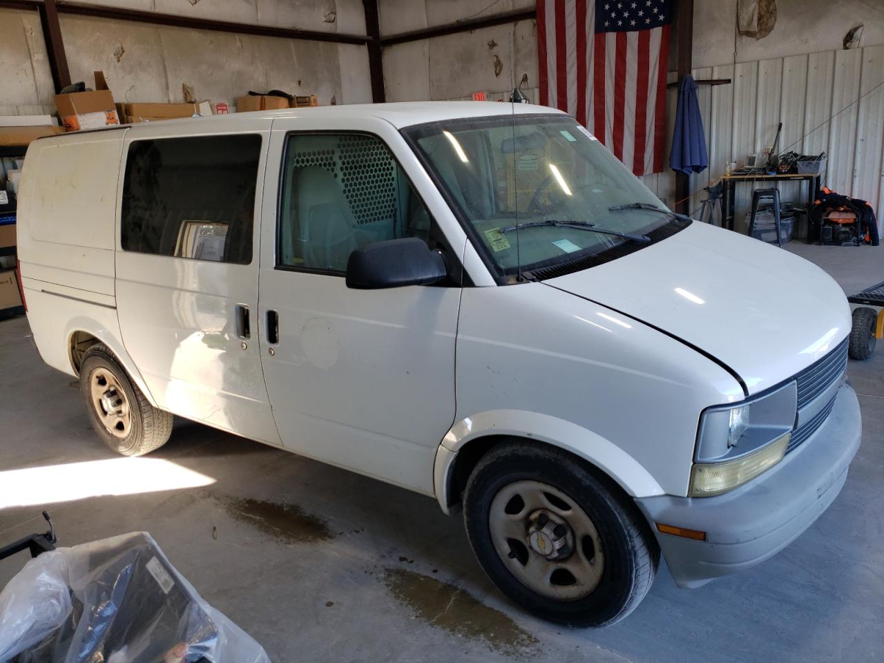 Photo 3 VIN: 1GCDL19X55B120564 - CHEVROLET ASTRO 