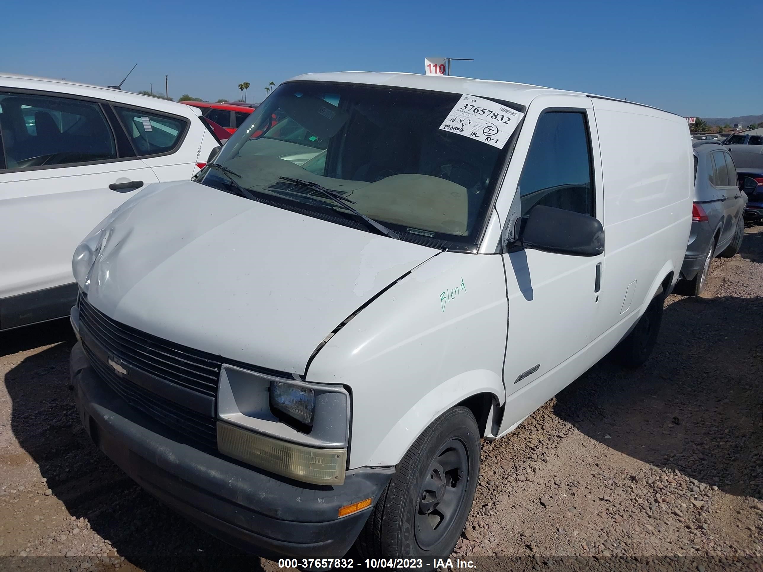 Photo 1 VIN: 1GCDM19W01B116999 - CHEVROLET ASTRO 