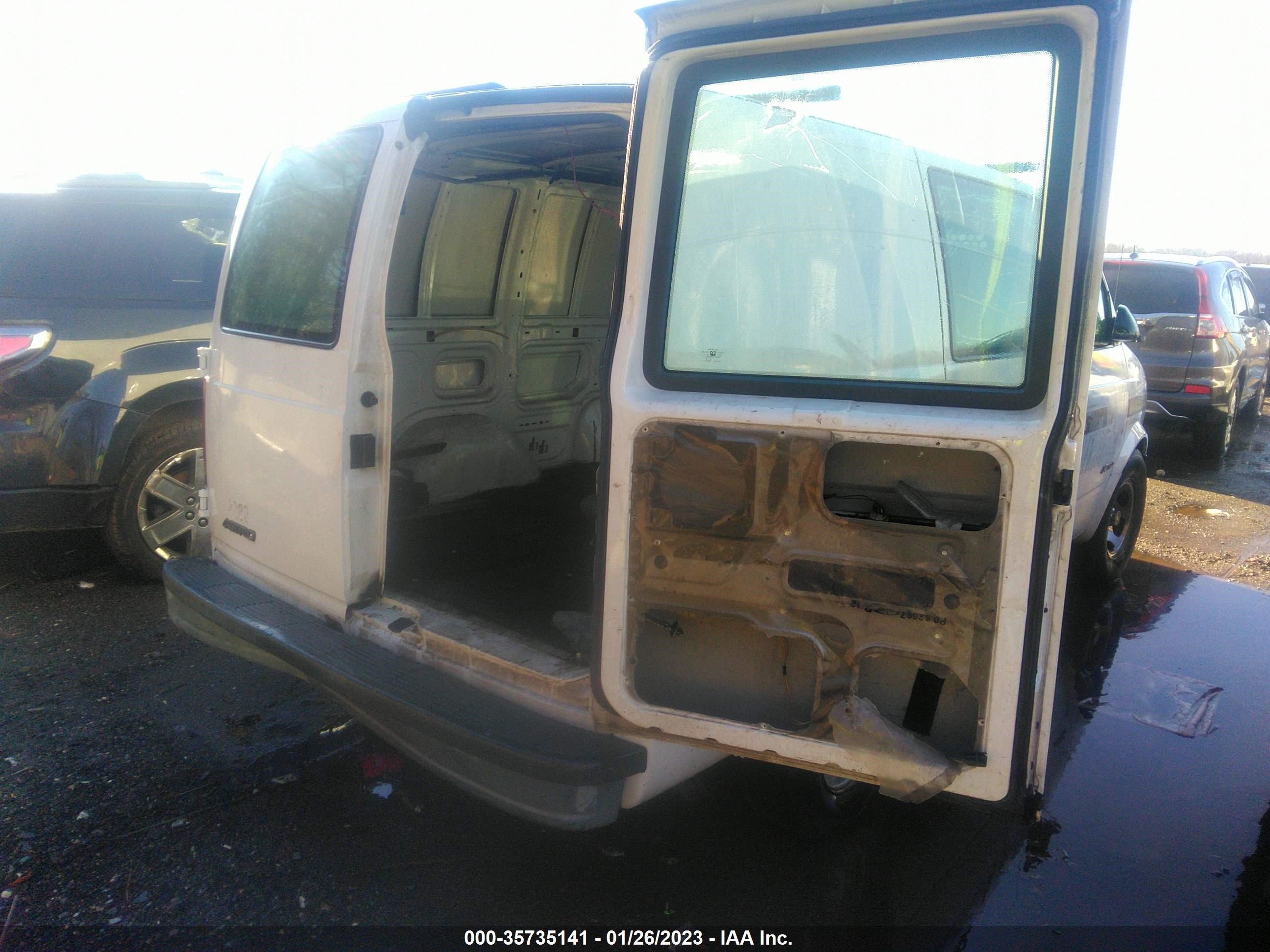 Photo 3 VIN: 1GCDM19W0WB159505 - CHEVROLET ASTRO 