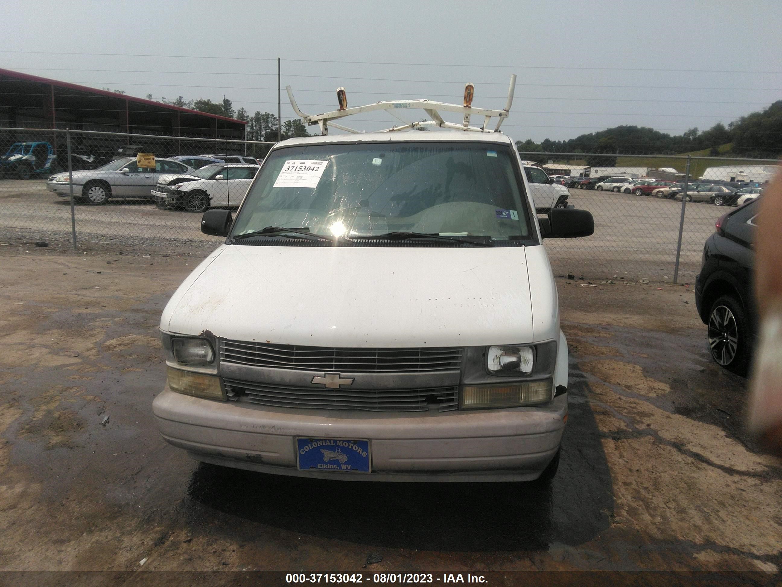 Photo 11 VIN: 1GCDM19W0YB177053 - CHEVROLET ASTRO 