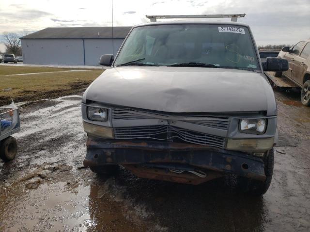 Photo 8 VIN: 1GCDM19W1YB168538 - CHEVROLET ASTRO 