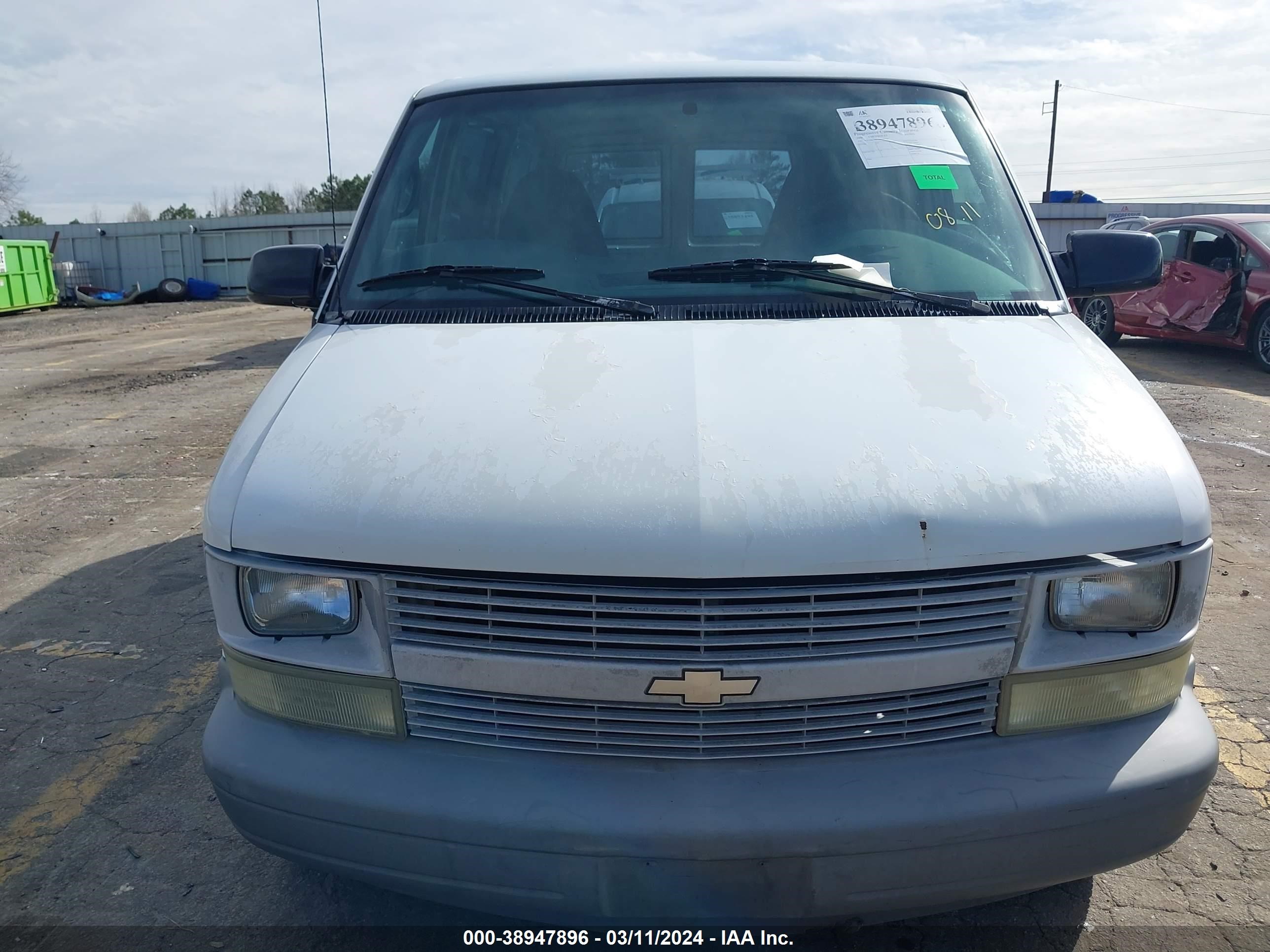 Photo 5 VIN: 1GCDM19W5YB169336 - CHEVROLET ASTRO 