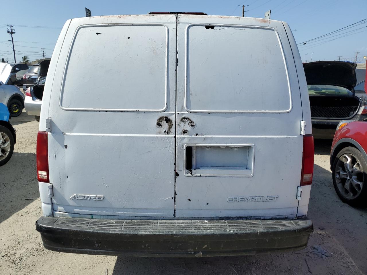 Photo 5 VIN: 1GCDM19W61B139039 - CHEVROLET ASTRO 