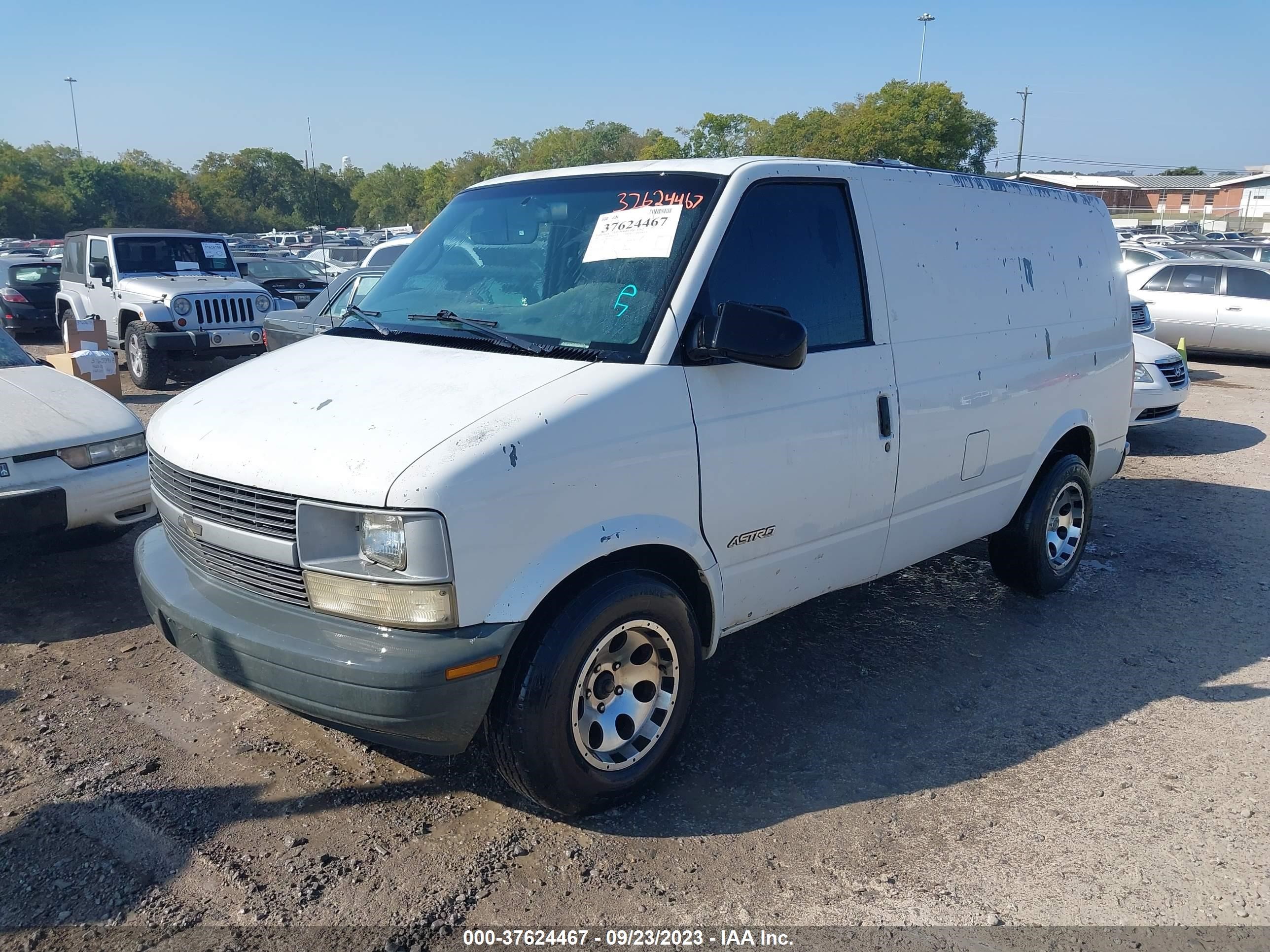 Photo 1 VIN: 1GCDM19W6VB171107 - CHEVROLET ASTRO 