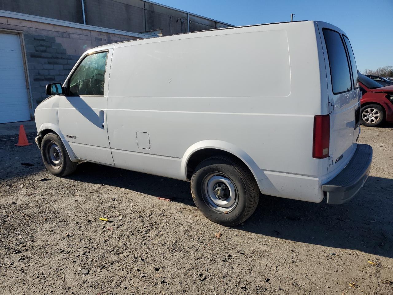 Photo 1 VIN: 1GCDM19W6YB175047 - CHEVROLET ASTRO 