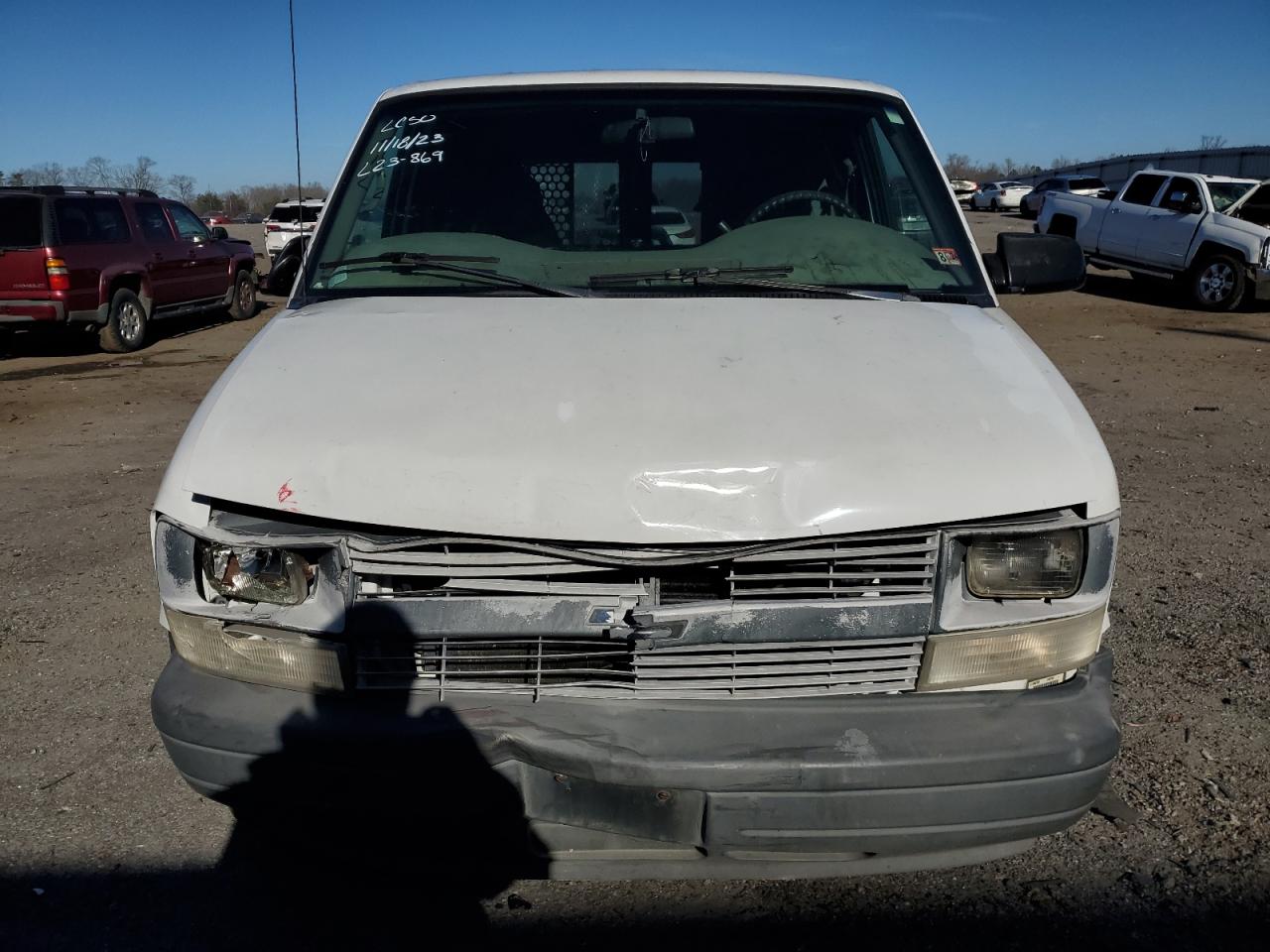 Photo 4 VIN: 1GCDM19W6YB175047 - CHEVROLET ASTRO 