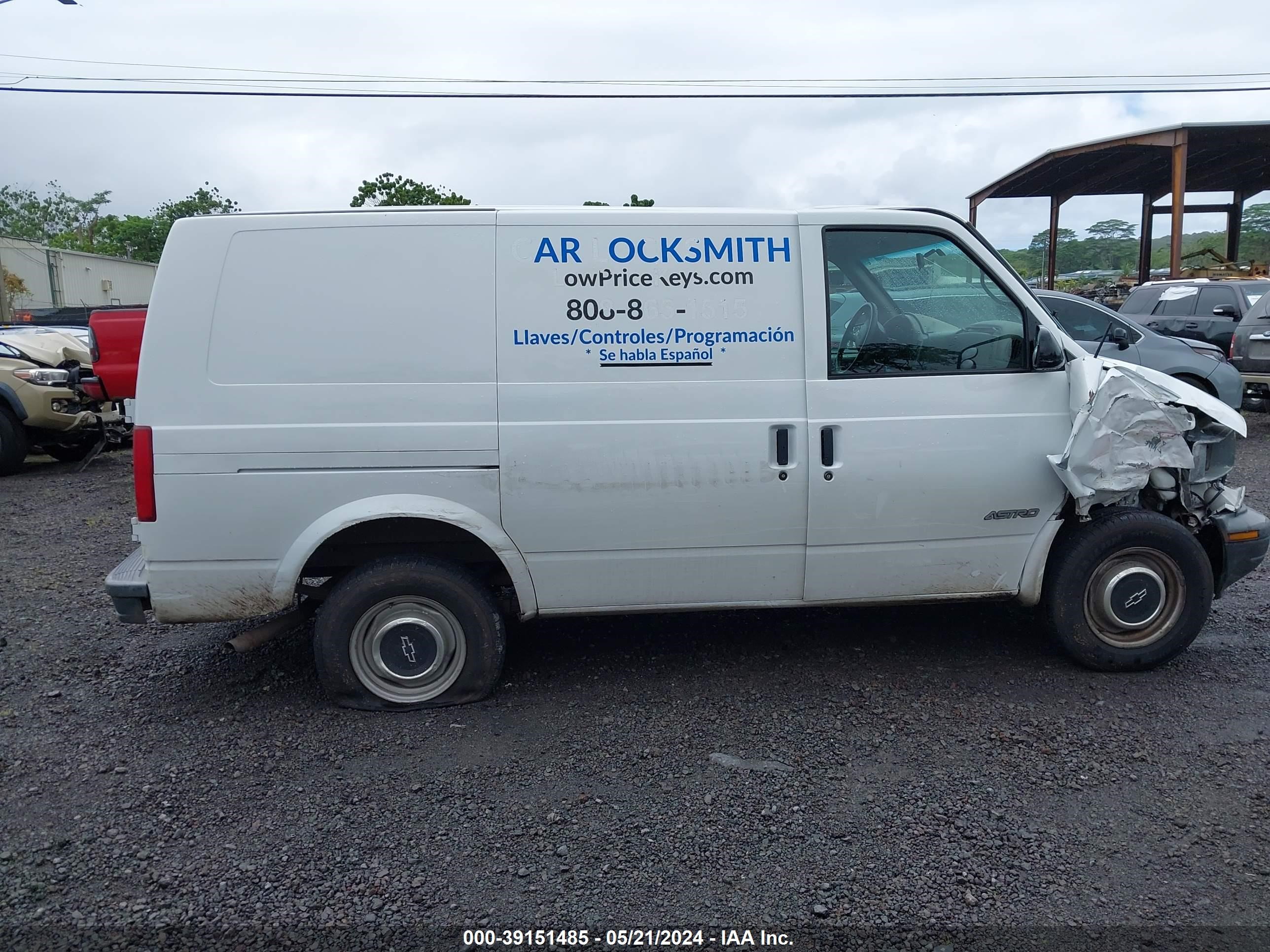 Photo 12 VIN: 1GCDM19W8YB218450 - CHEVROLET ASTRO 