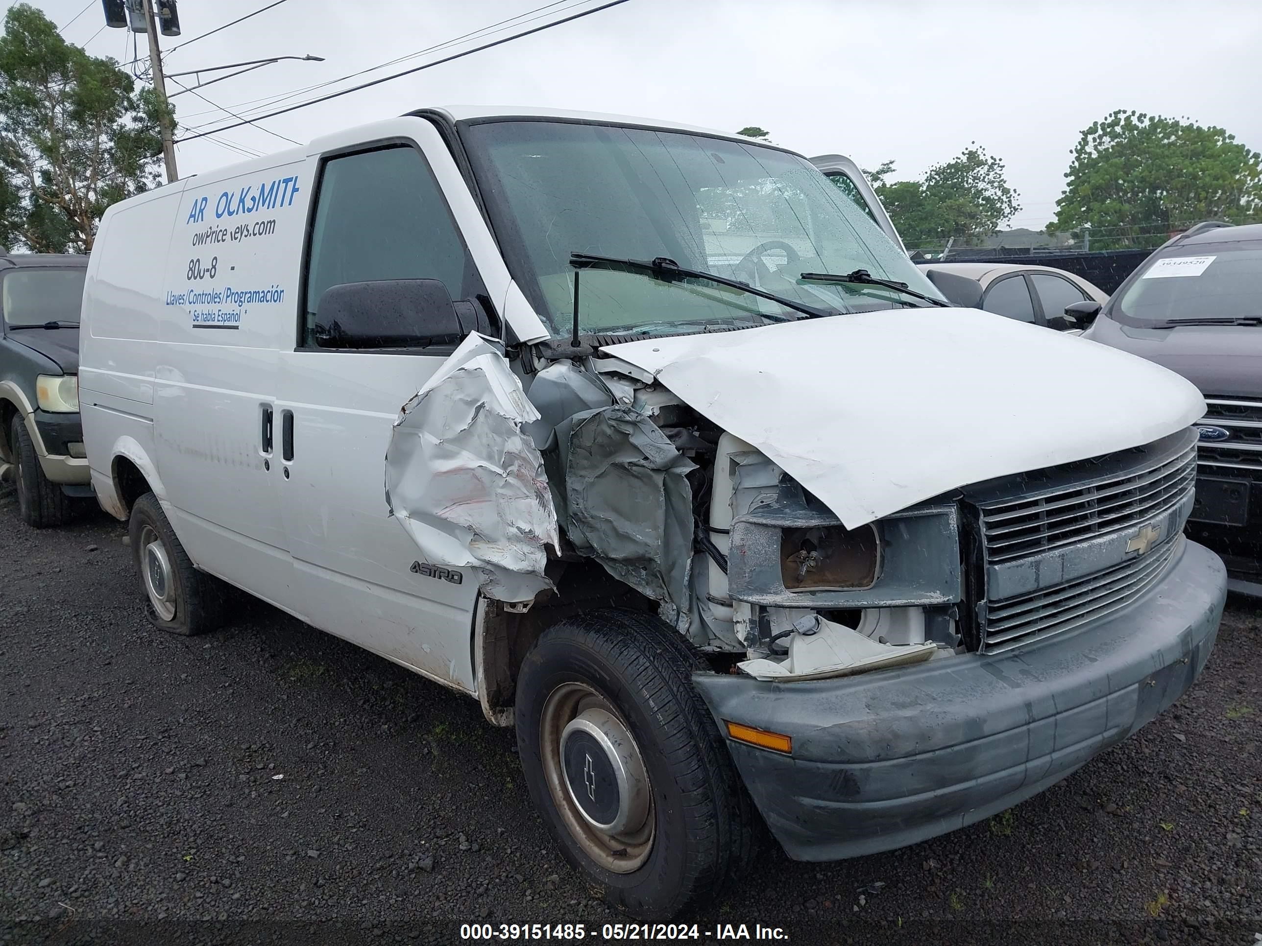 Photo 5 VIN: 1GCDM19W8YB218450 - CHEVROLET ASTRO 