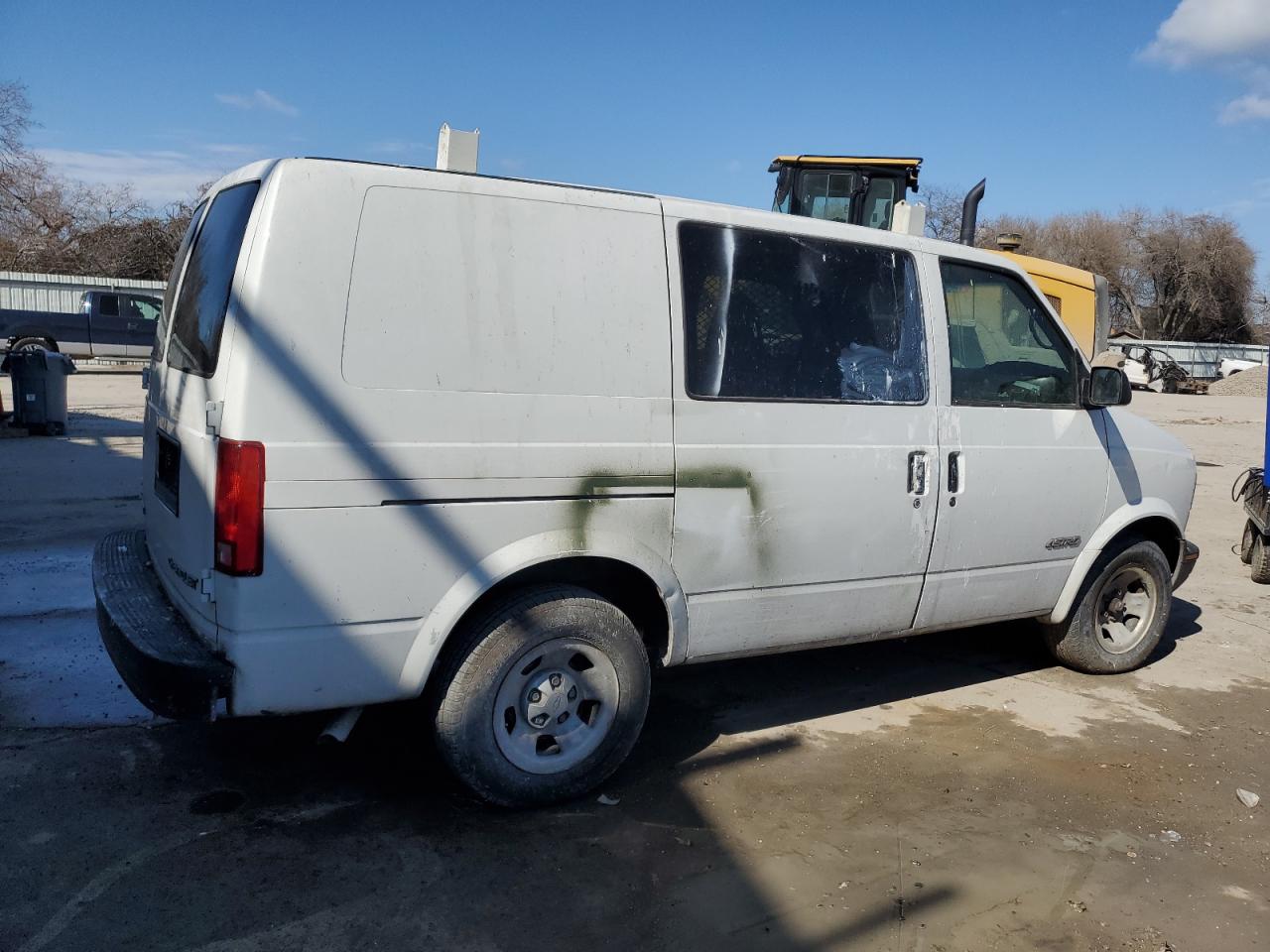 Photo 2 VIN: 1GCDM19W91B140380 - CHEVROLET ASTRO 