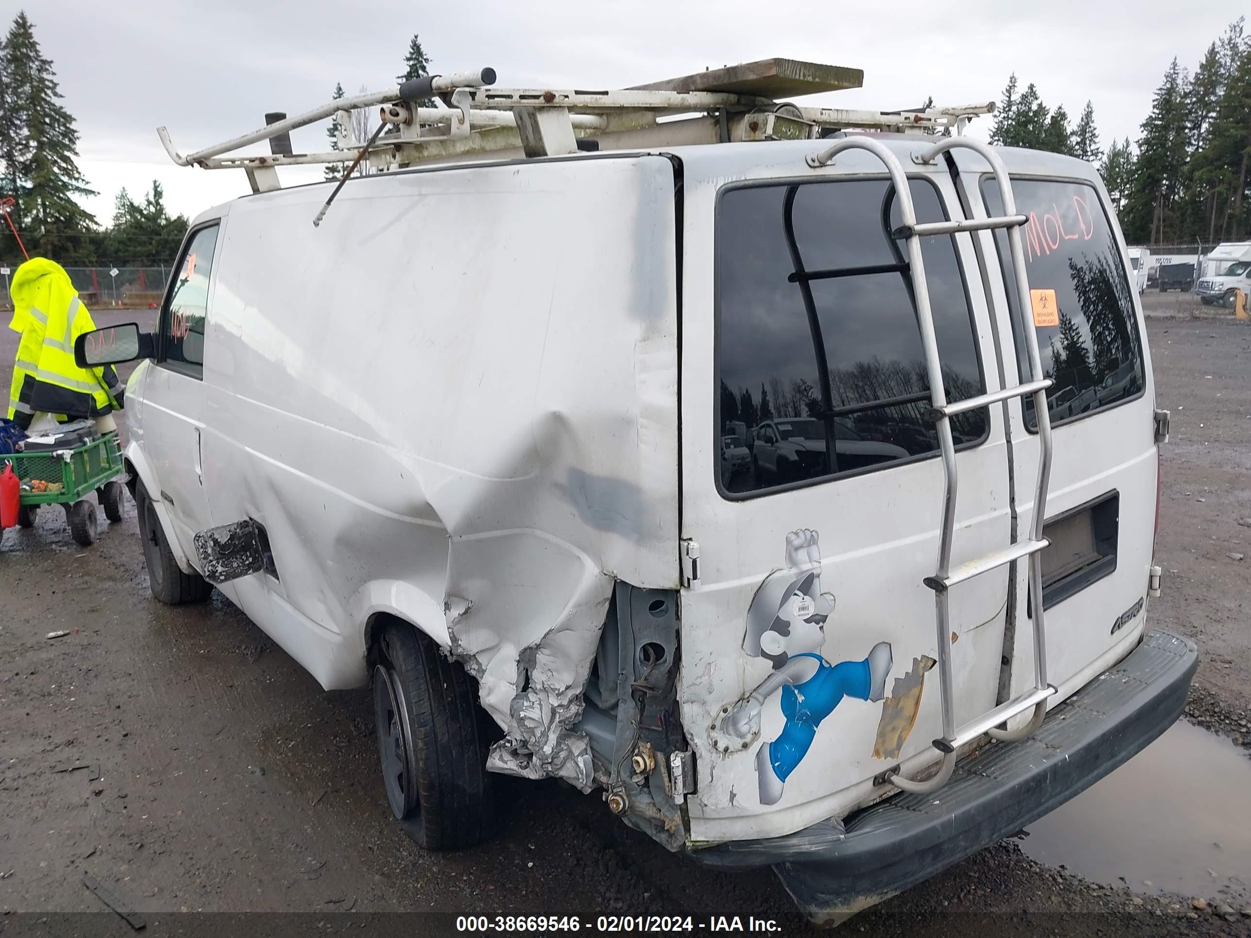 Photo 2 VIN: 1GCDM19W91B143716 - CHEVROLET ASTRO 