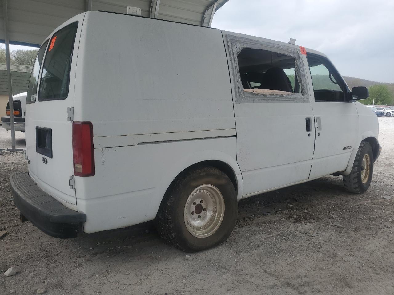 Photo 2 VIN: 1GCDM19W9WB145425 - CHEVROLET ASTRO 