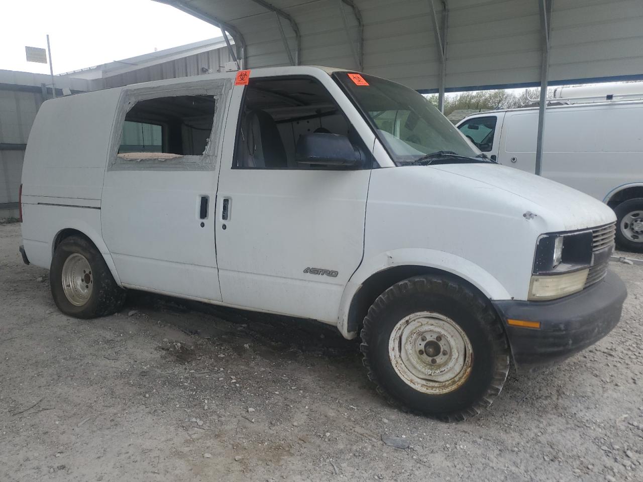 Photo 3 VIN: 1GCDM19W9WB145425 - CHEVROLET ASTRO 