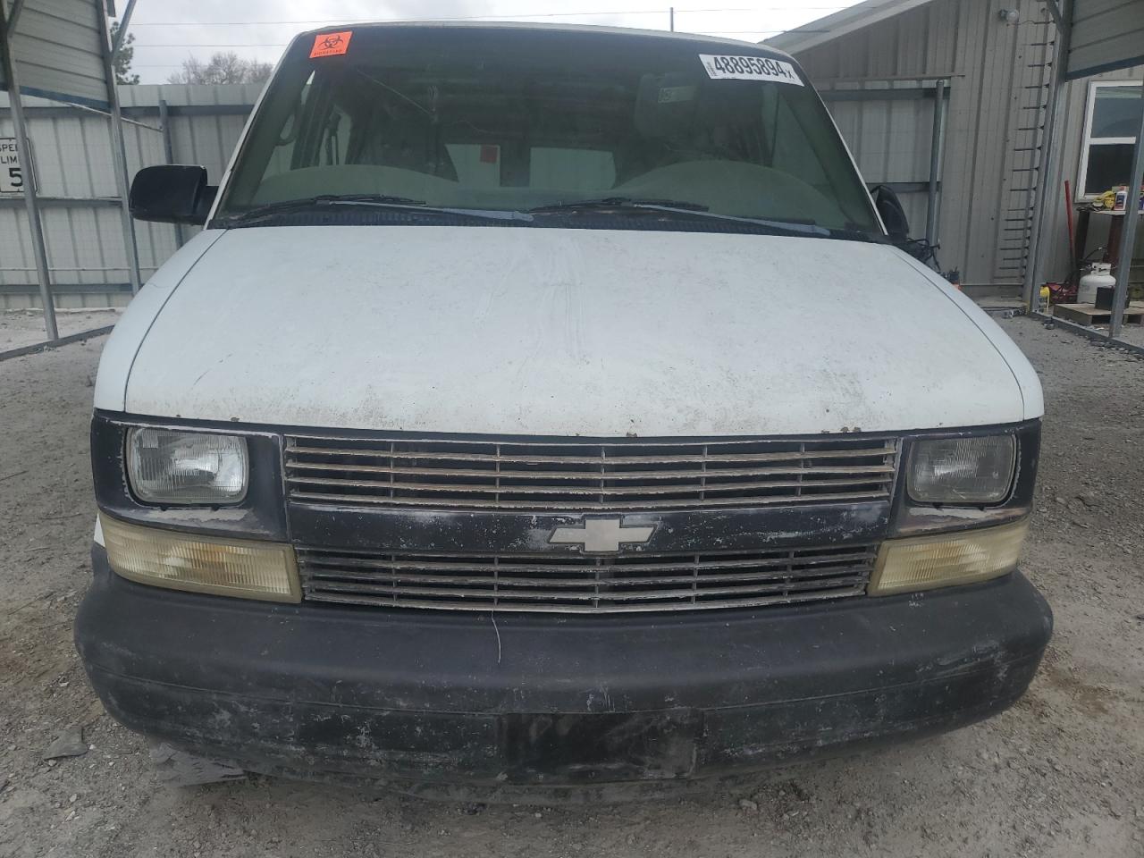 Photo 4 VIN: 1GCDM19W9WB145425 - CHEVROLET ASTRO 