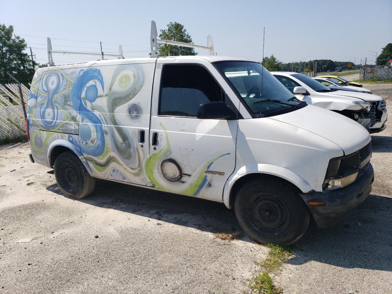 Photo 3 VIN: 1GCDM19WXXB132734 - CHEVROLET ASTRO 