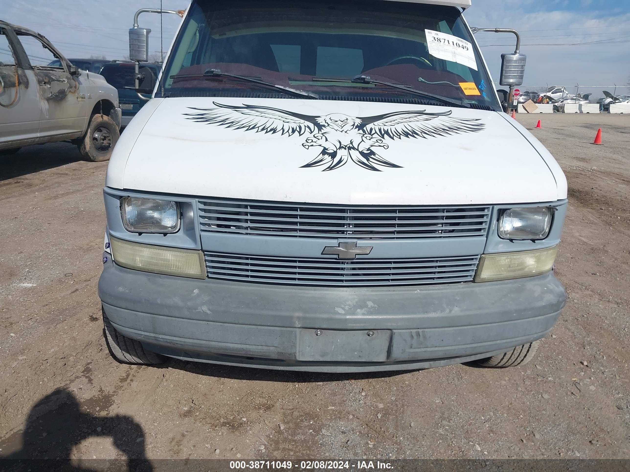 Photo 5 VIN: 1GCDM19X22B120496 - CHEVROLET ASTRO 