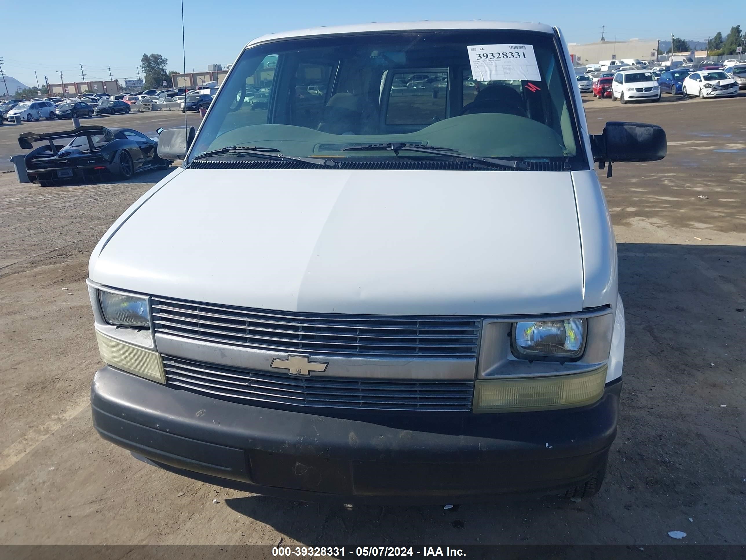 Photo 12 VIN: 1GCDM19X24B120128 - CHEVROLET ASTRO 