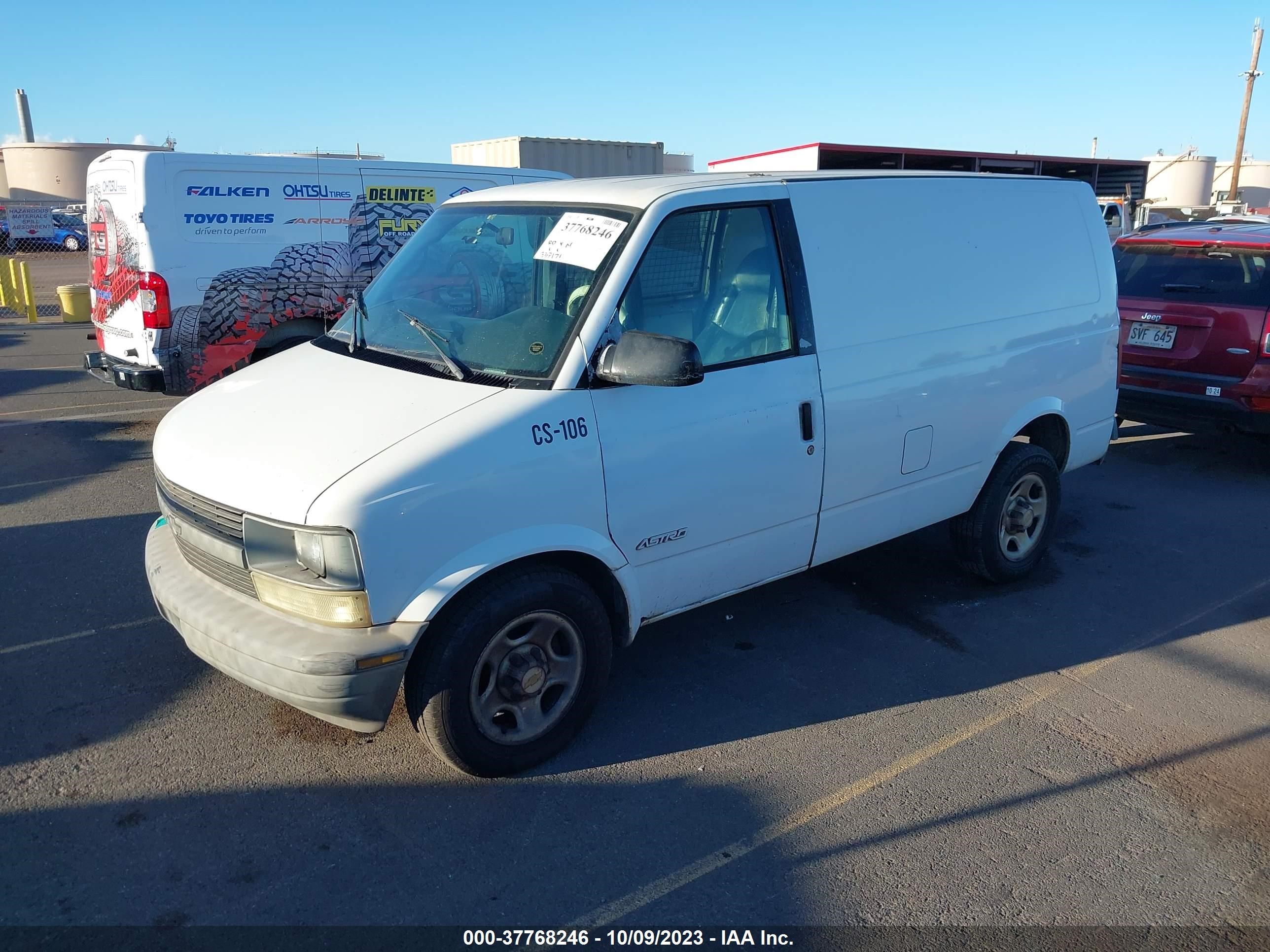 Photo 1 VIN: 1GCDM19X25B119837 - CHEVROLET ASTRO 