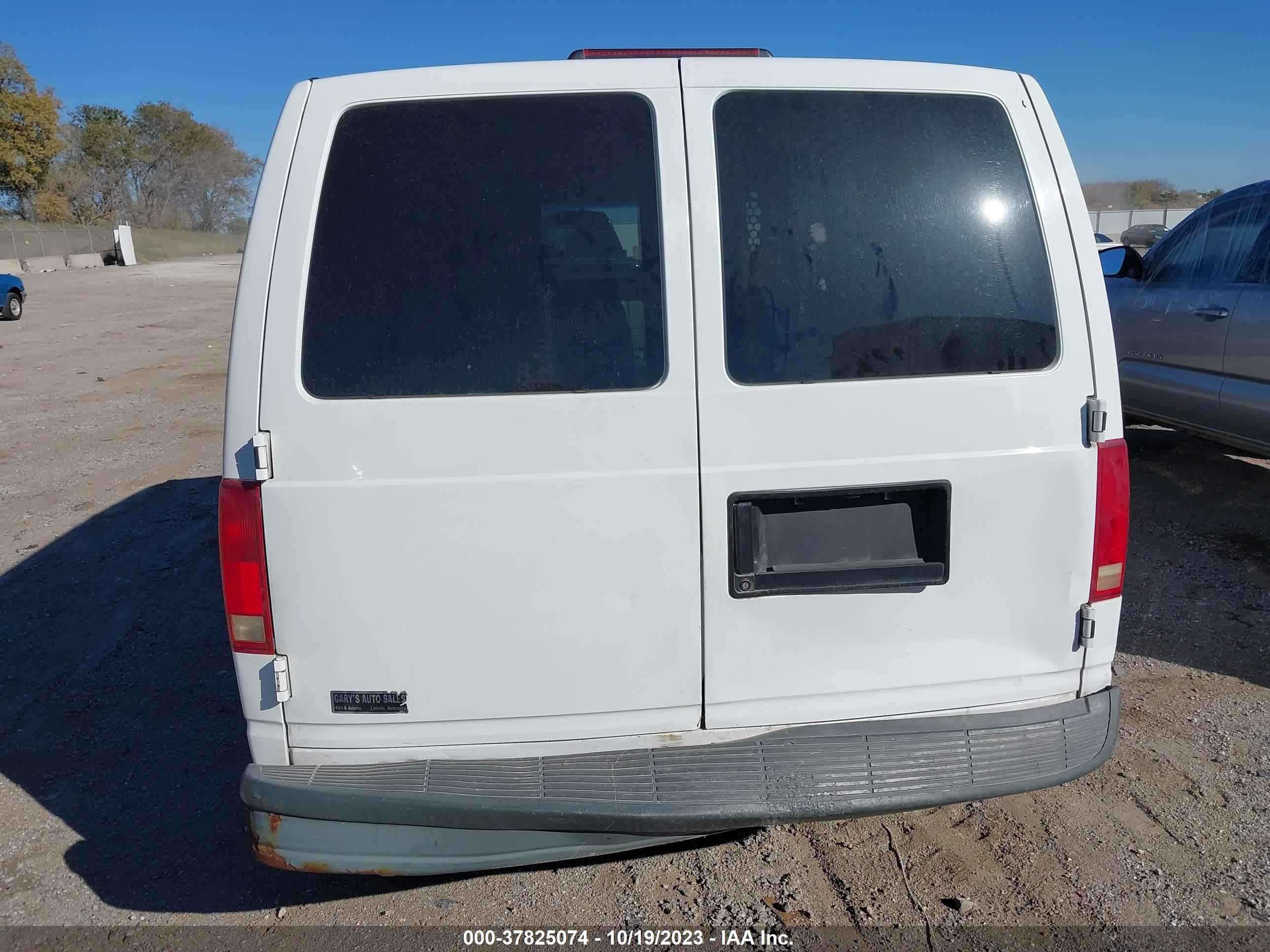 Photo 5 VIN: 1GCDM19X35B129809 - CHEVROLET ASTRO 