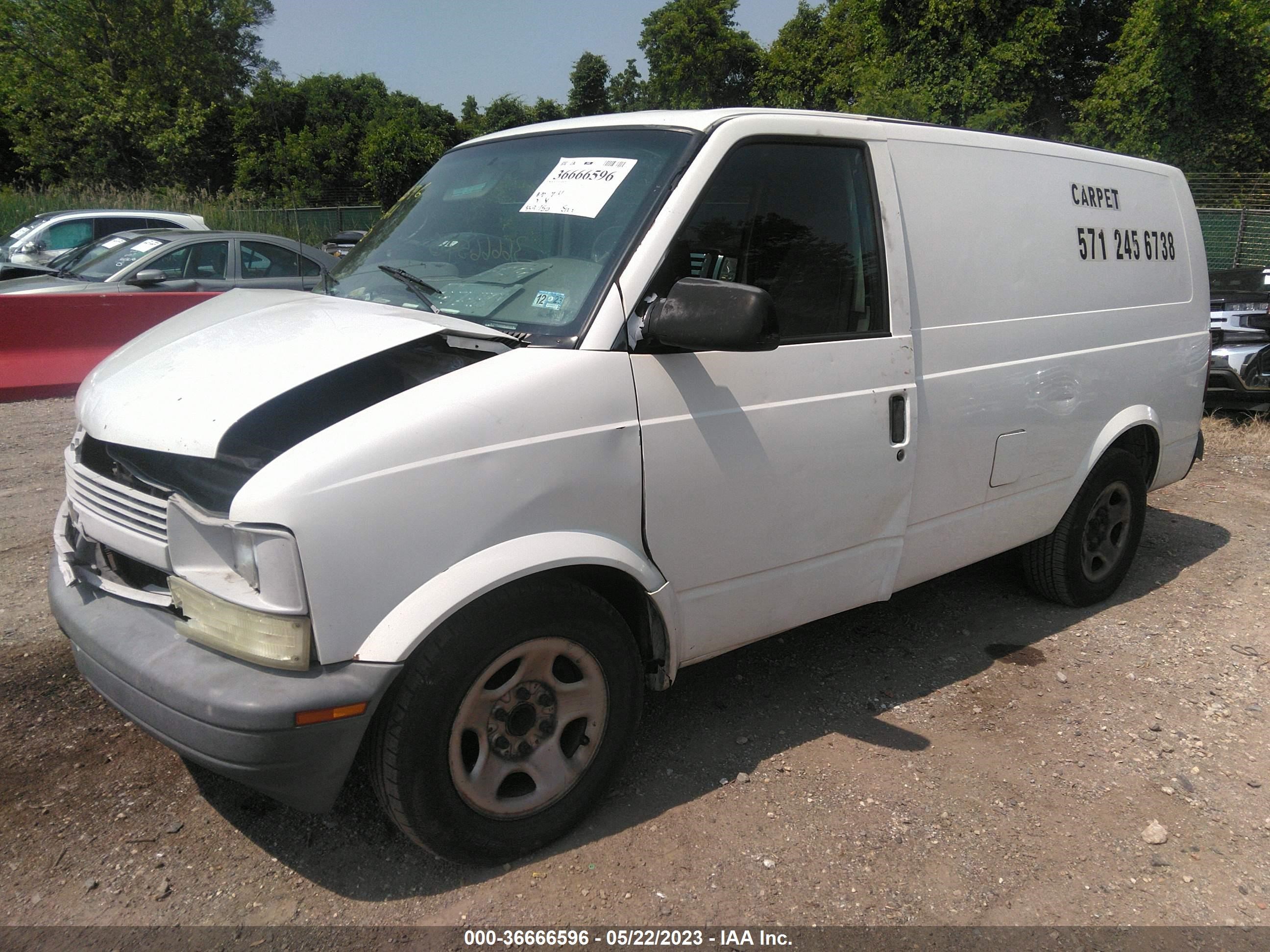 Photo 1 VIN: 1GCDM19X53B128500 - CHEVROLET ASTRO 