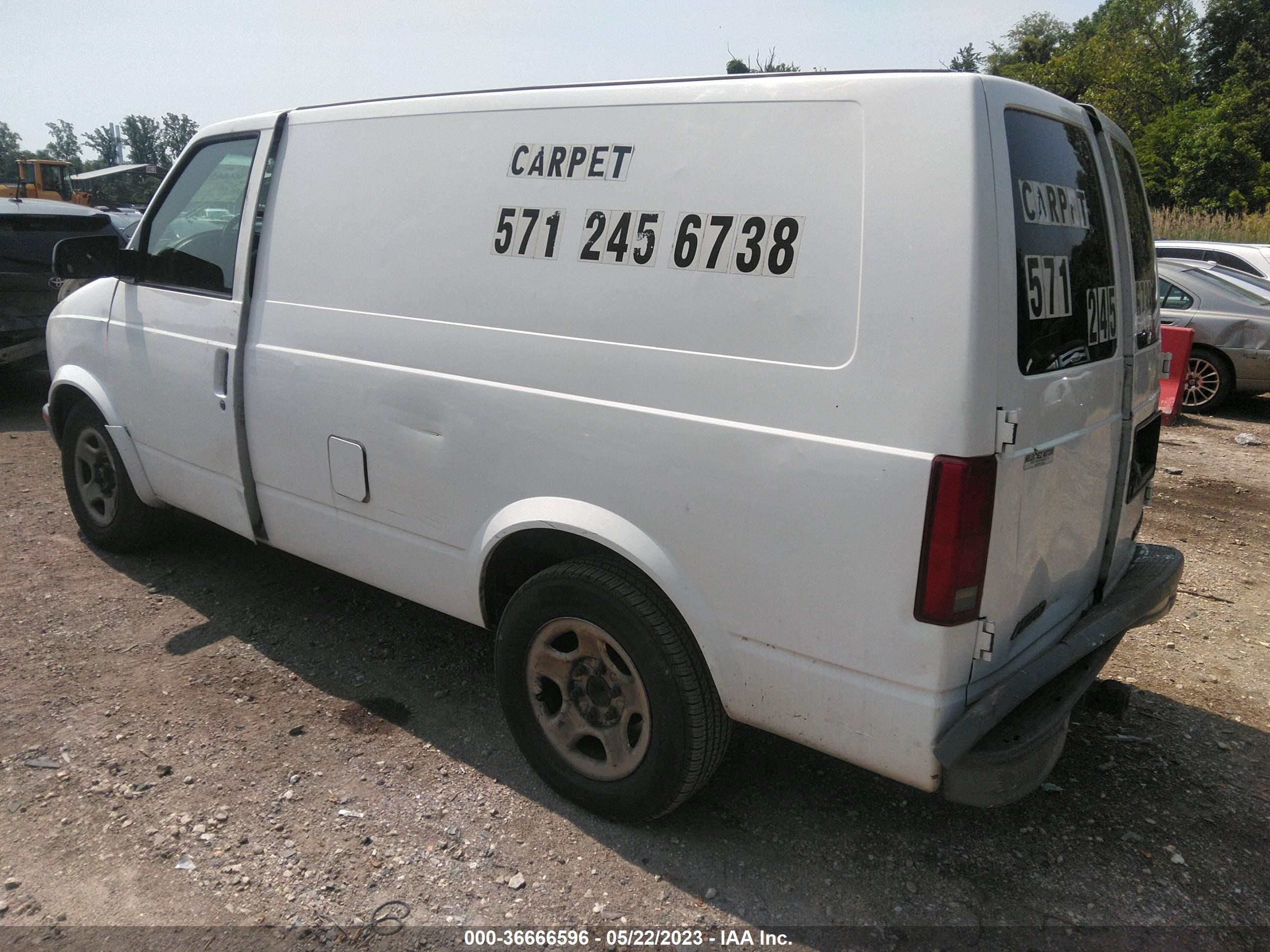 Photo 2 VIN: 1GCDM19X53B128500 - CHEVROLET ASTRO 