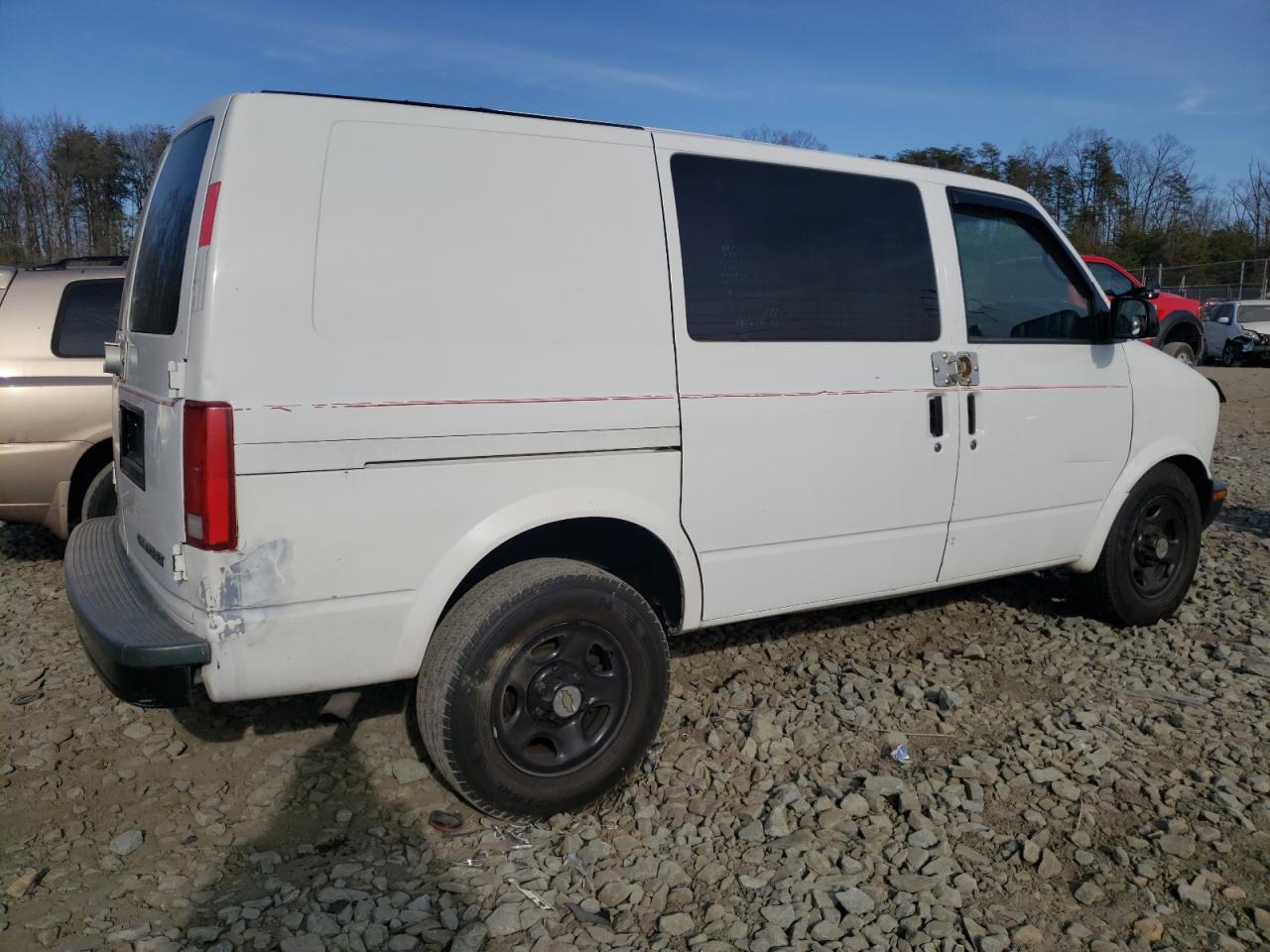 Photo 2 VIN: 1GCDM19X55B122893 - CHEVROLET ASTRO 