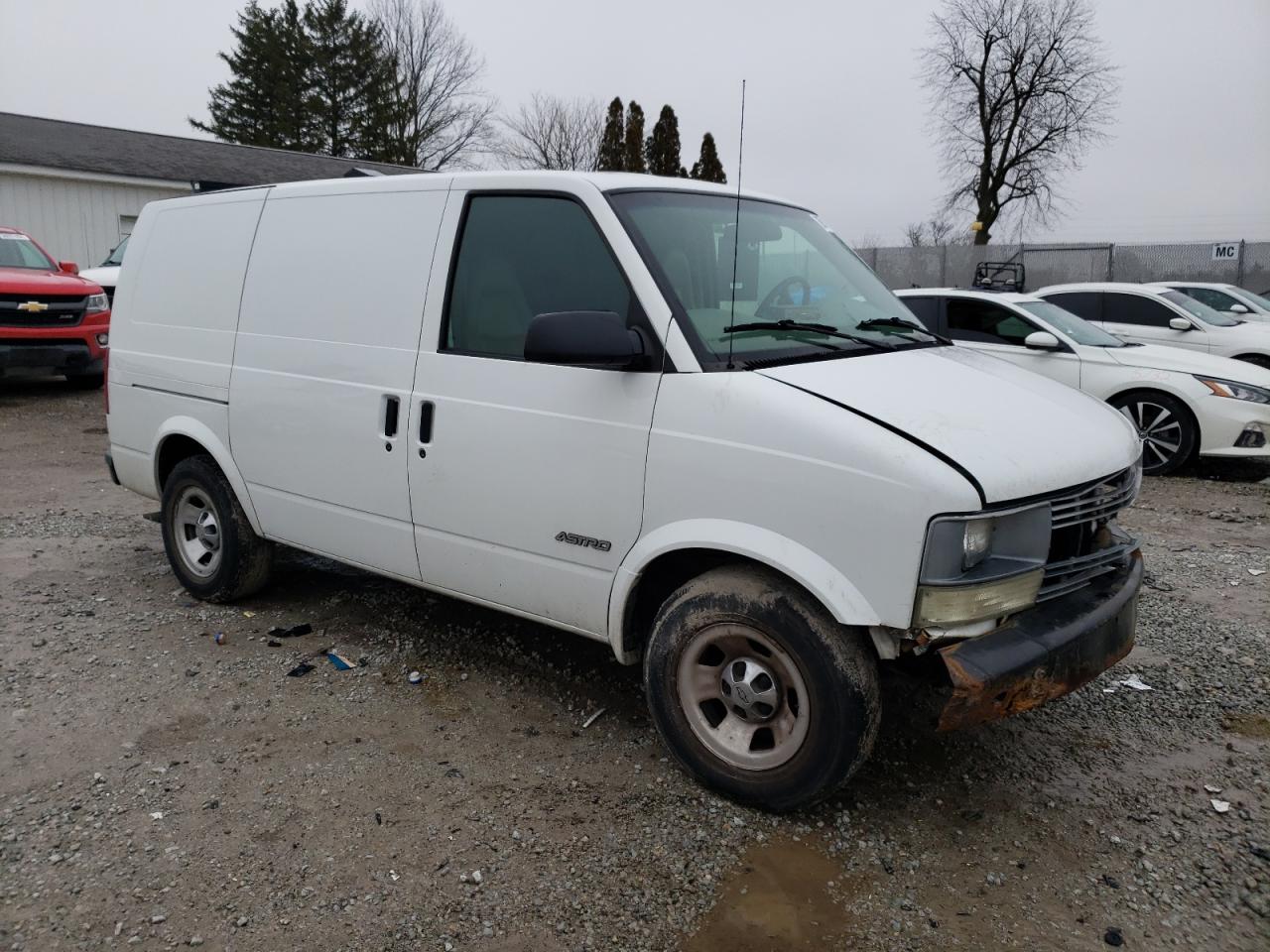 Photo 3 VIN: 1GCDM19X62B144929 - CHEVROLET ASTRO 