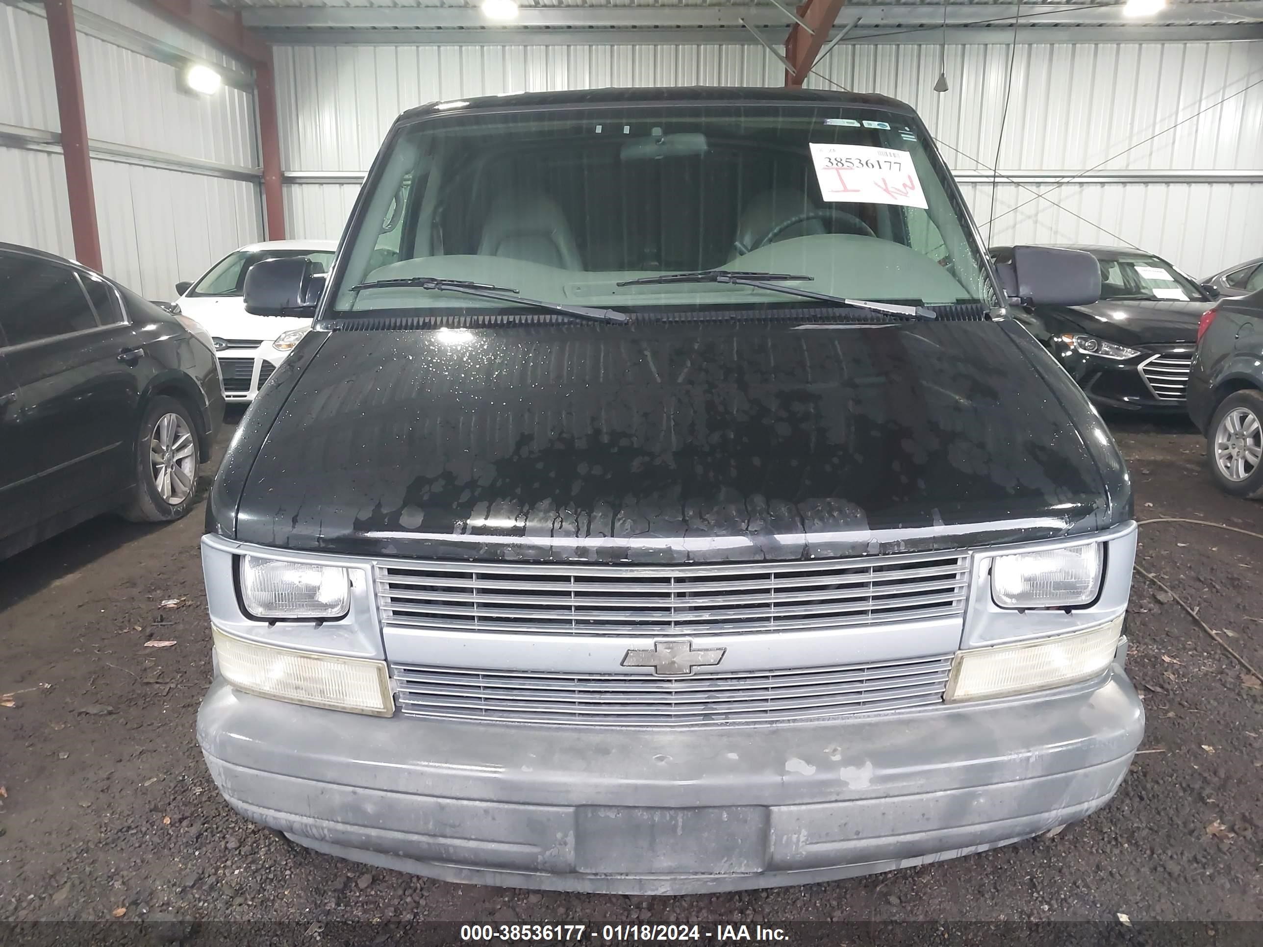 Photo 12 VIN: 1GCDM19X65B108162 - CHEVROLET ASTRO 