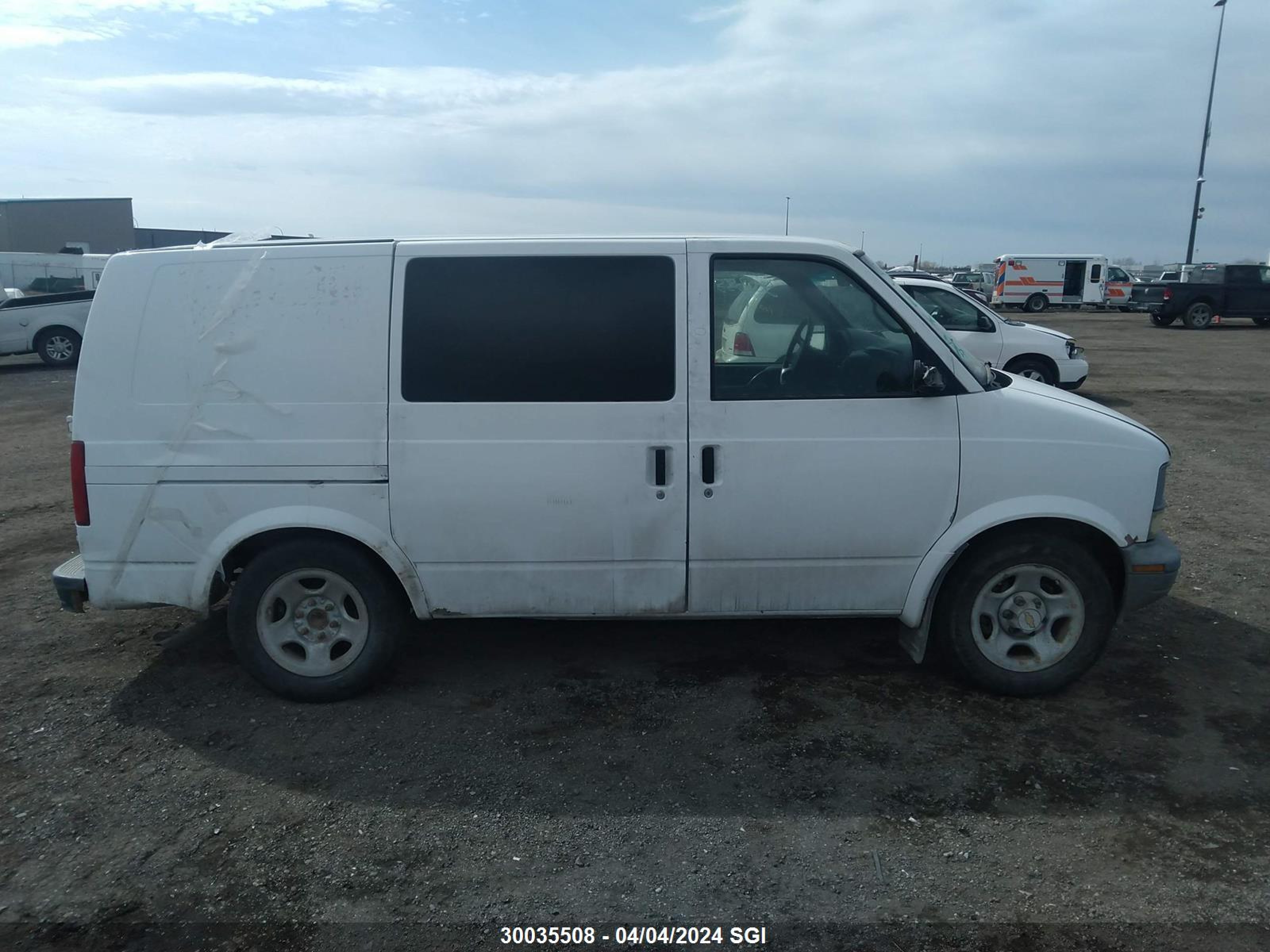 Photo 11 VIN: 1GCDM19X65B120814 - CHEVROLET ASTRO 