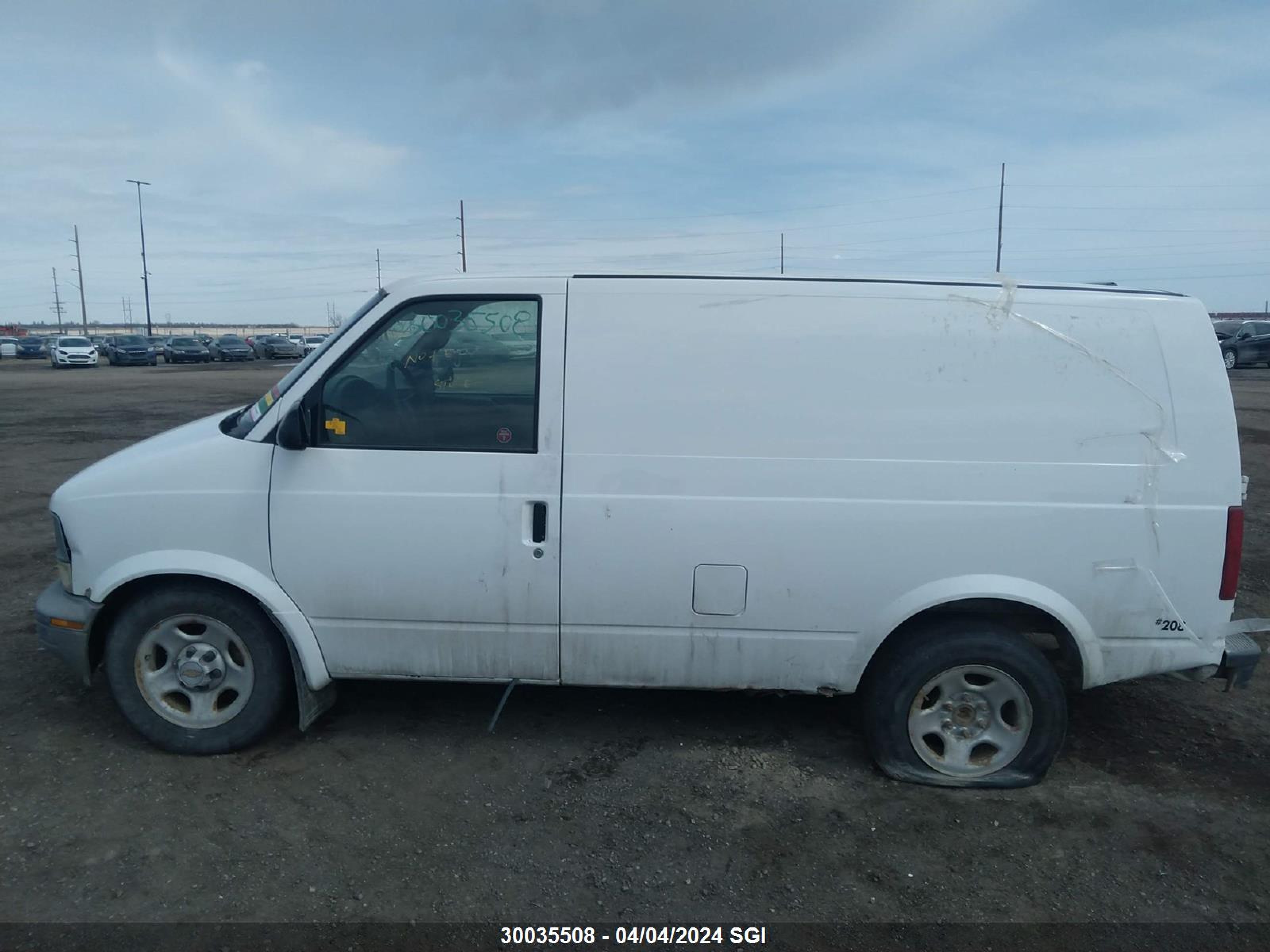 Photo 12 VIN: 1GCDM19X65B120814 - CHEVROLET ASTRO 