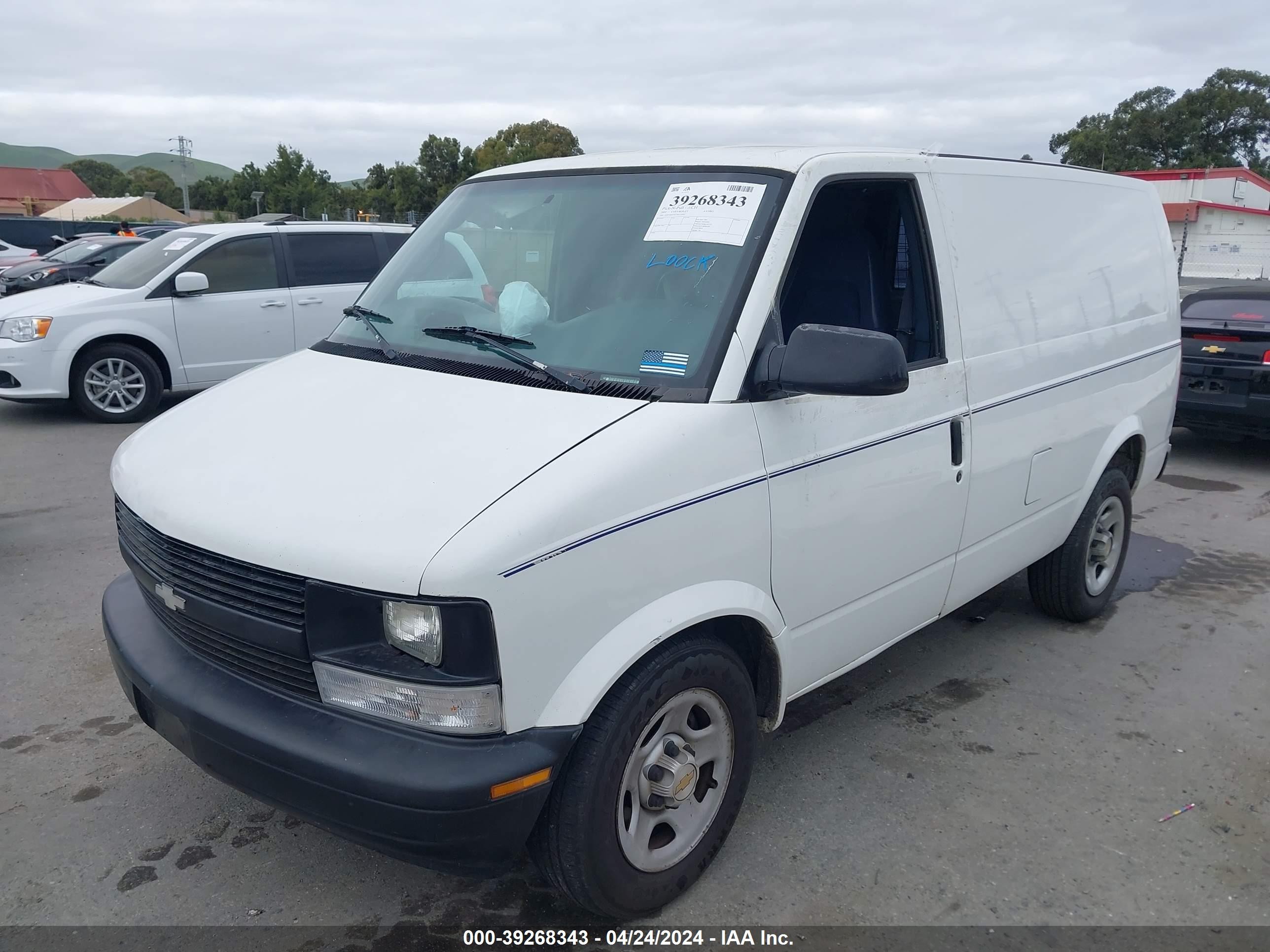 Photo 1 VIN: 1GCDM19X73B123203 - CHEVROLET ASTRO 