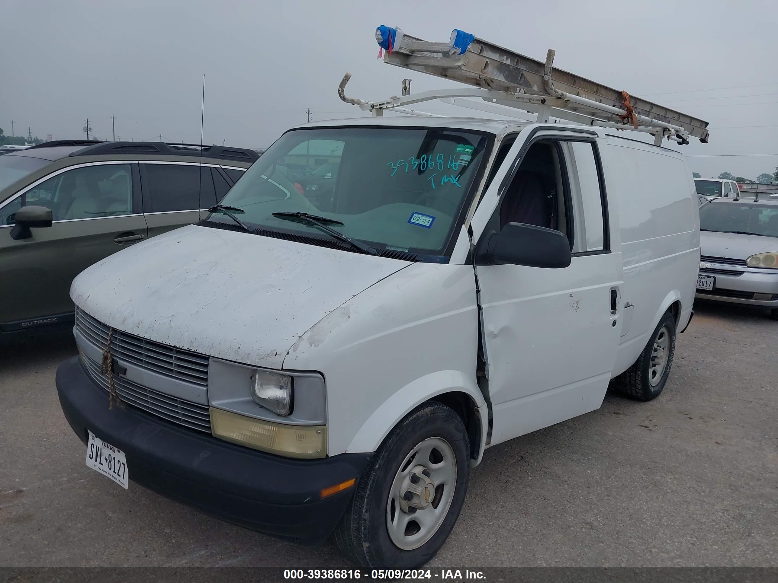 Photo 1 VIN: 1GCDM19XX4B127554 - CHEVROLET ASTRO 