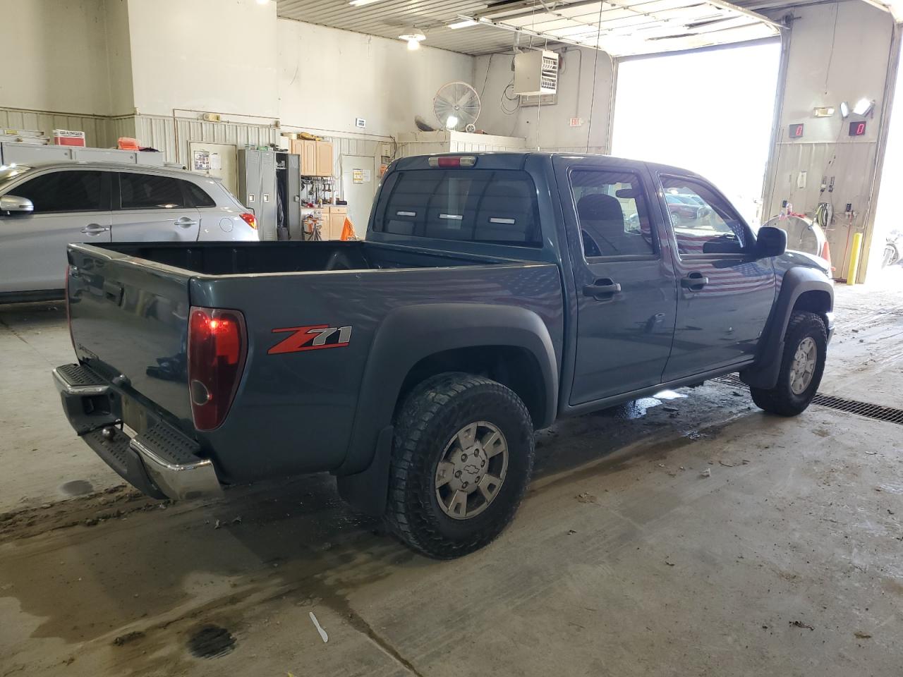 Photo 2 VIN: 1GCDS136068172332 - CHEVROLET COLORADO 