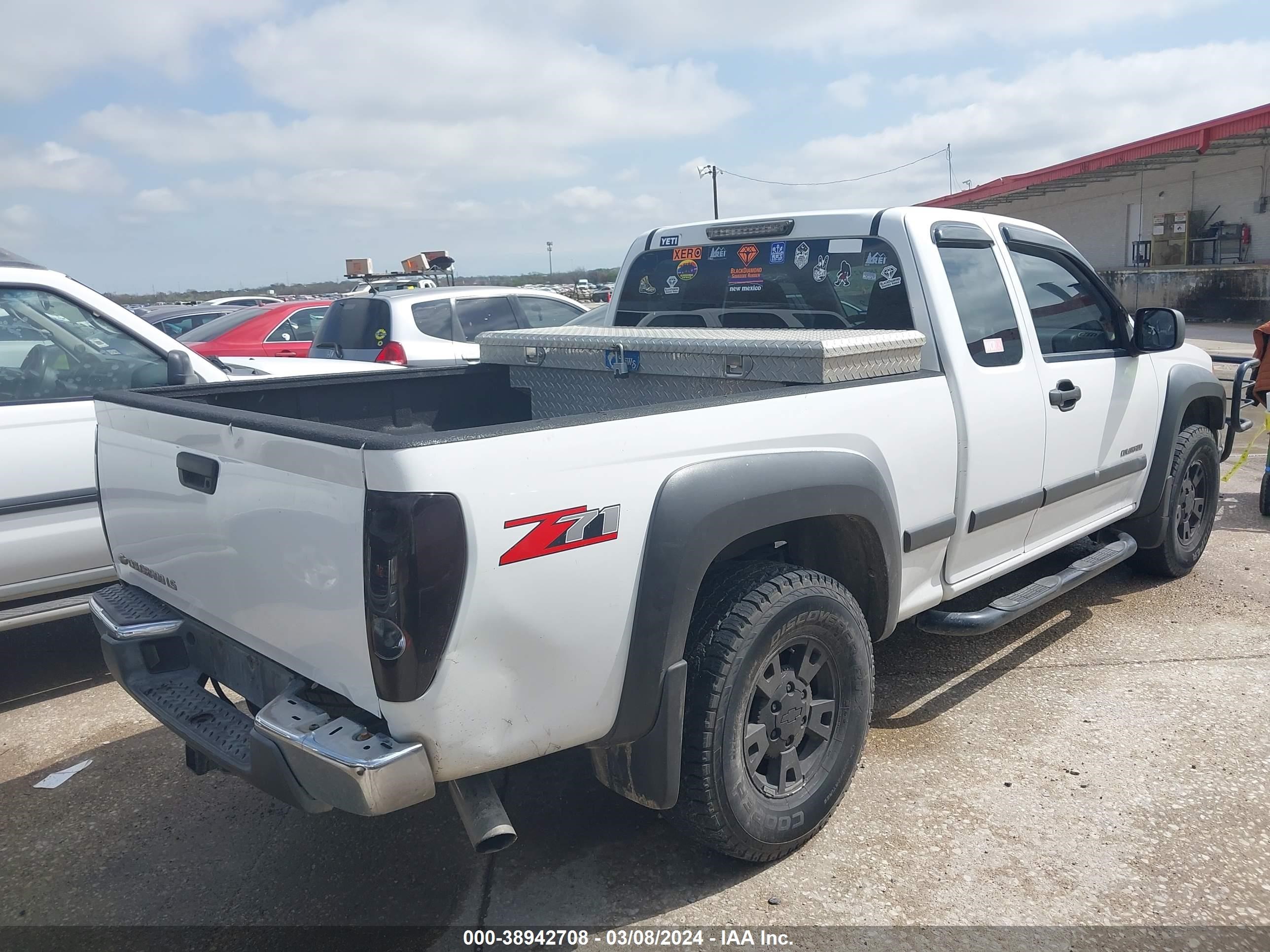 Photo 3 VIN: 1GCDS196X48162833 - CHEVROLET COLORADO 