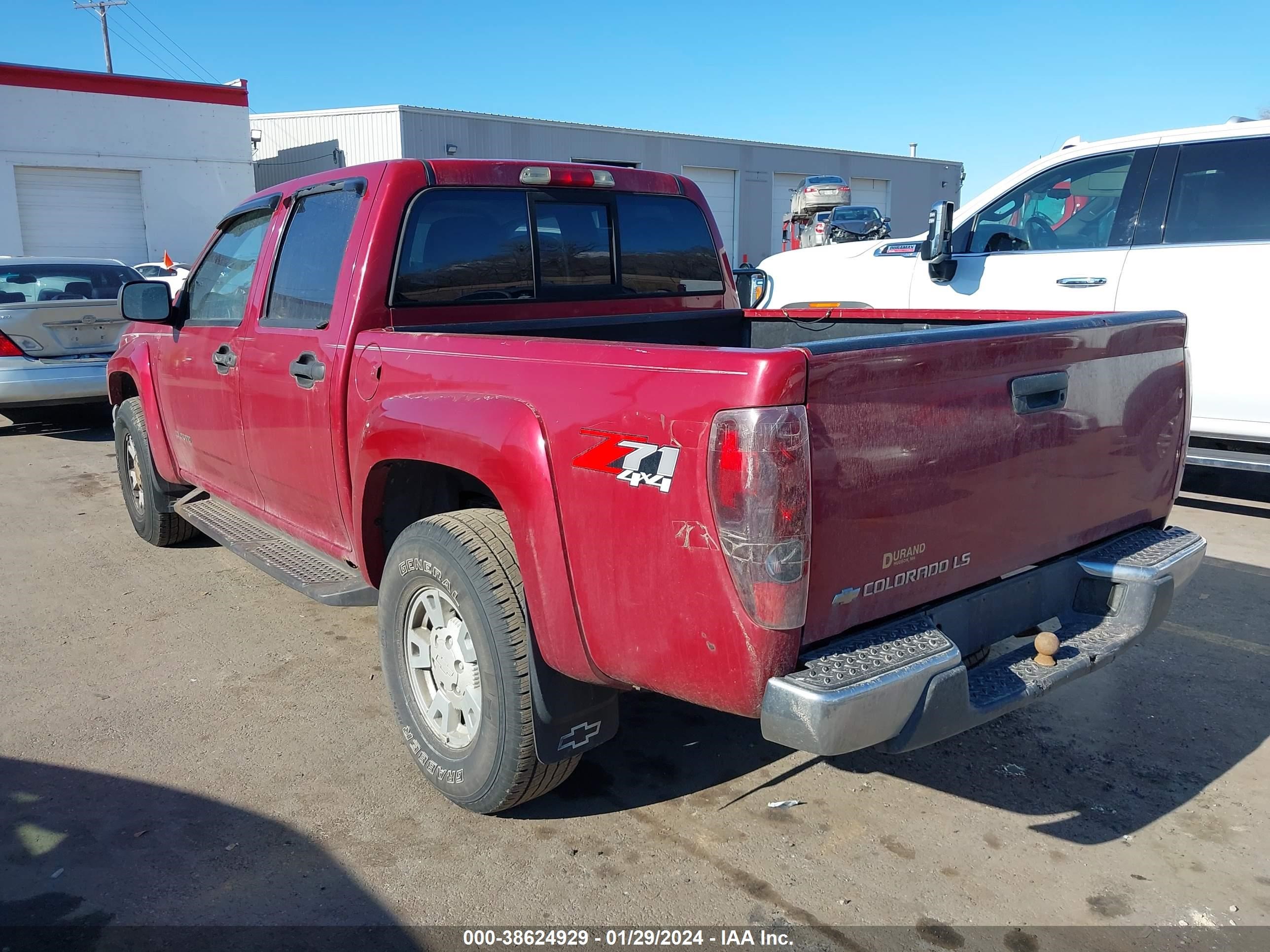 Photo 2 VIN: 1GCDT136058156210 - CHEVROLET COLORADO 