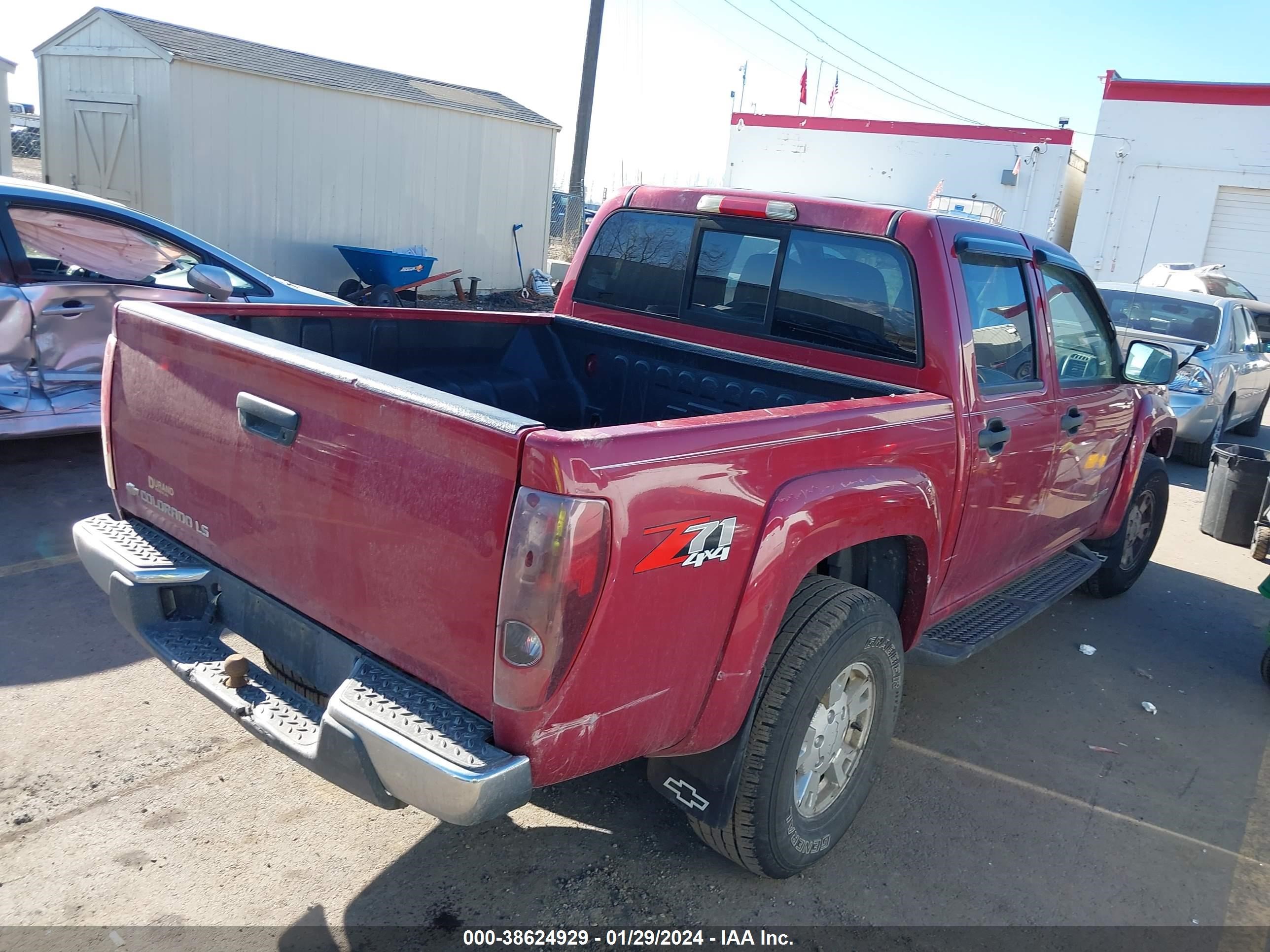 Photo 3 VIN: 1GCDT136058156210 - CHEVROLET COLORADO 