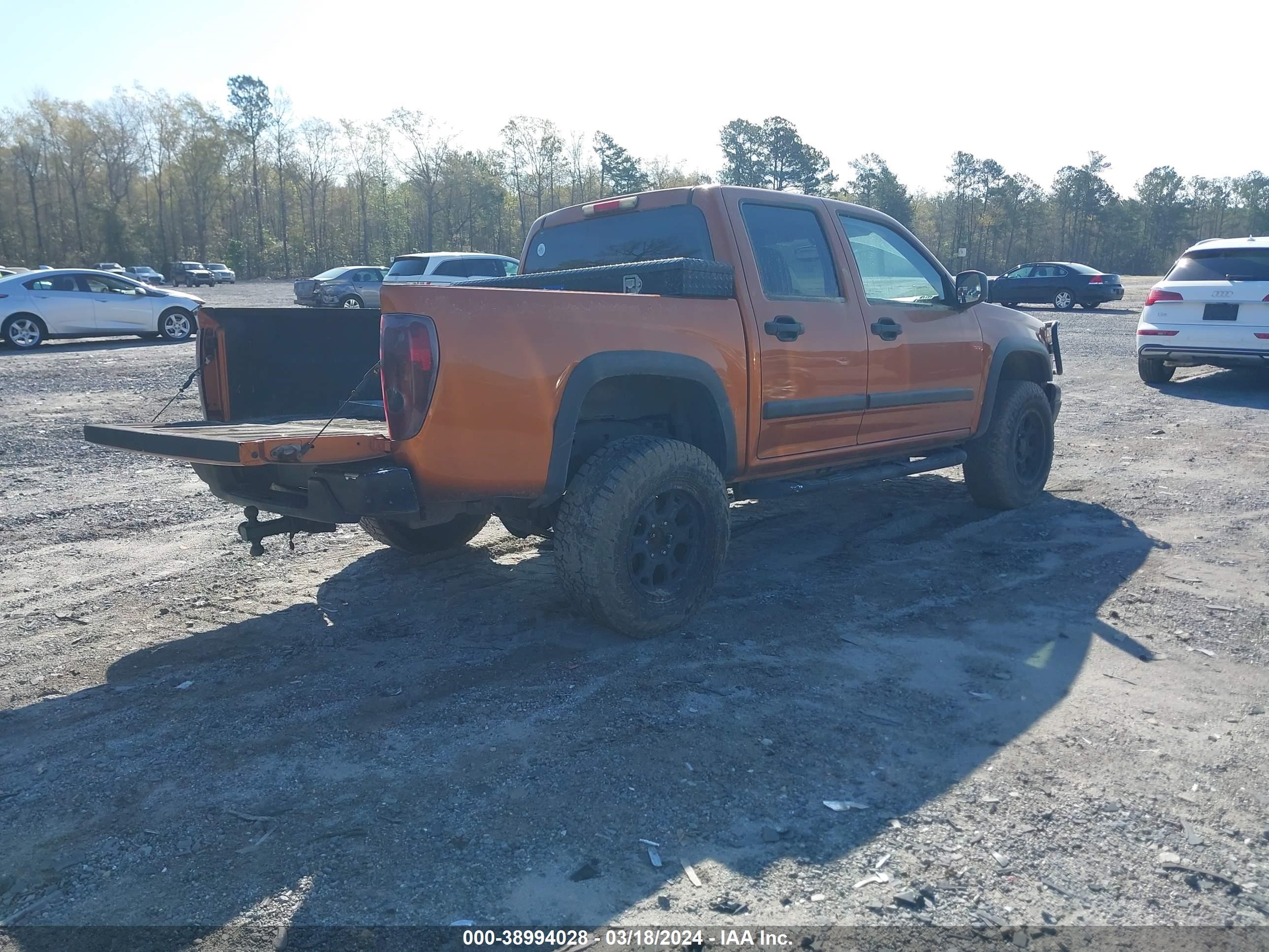 Photo 3 VIN: 1GCDT136058222559 - CHEVROLET COLORADO 