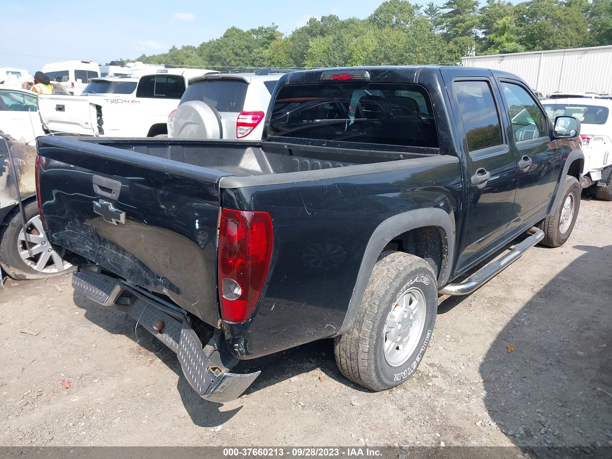 Photo 3 VIN: 1GCDT136068136279 - CHEVROLET COLORADO 