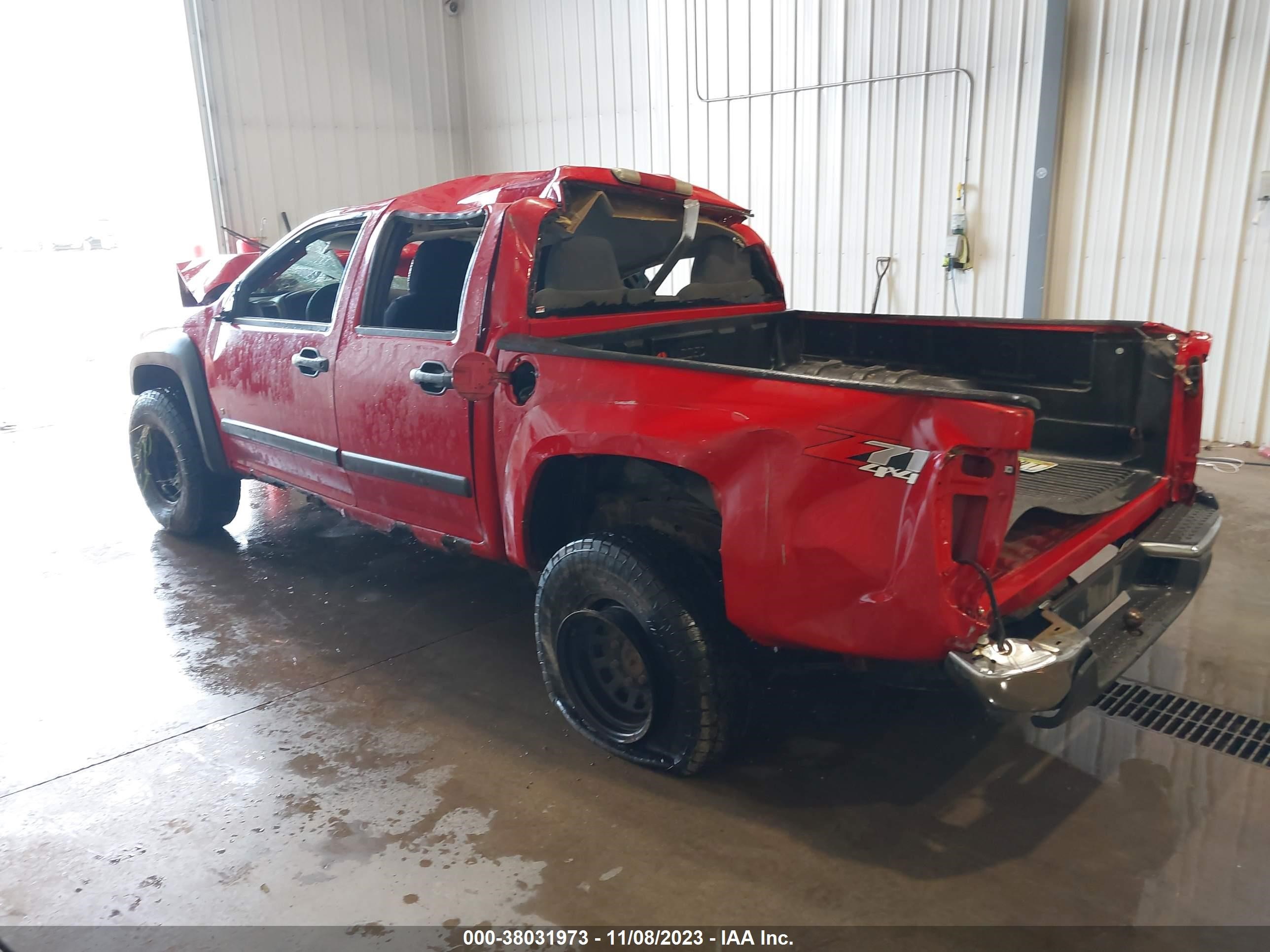 Photo 2 VIN: 1GCDT136068318449 - CHEVROLET COLORADO 