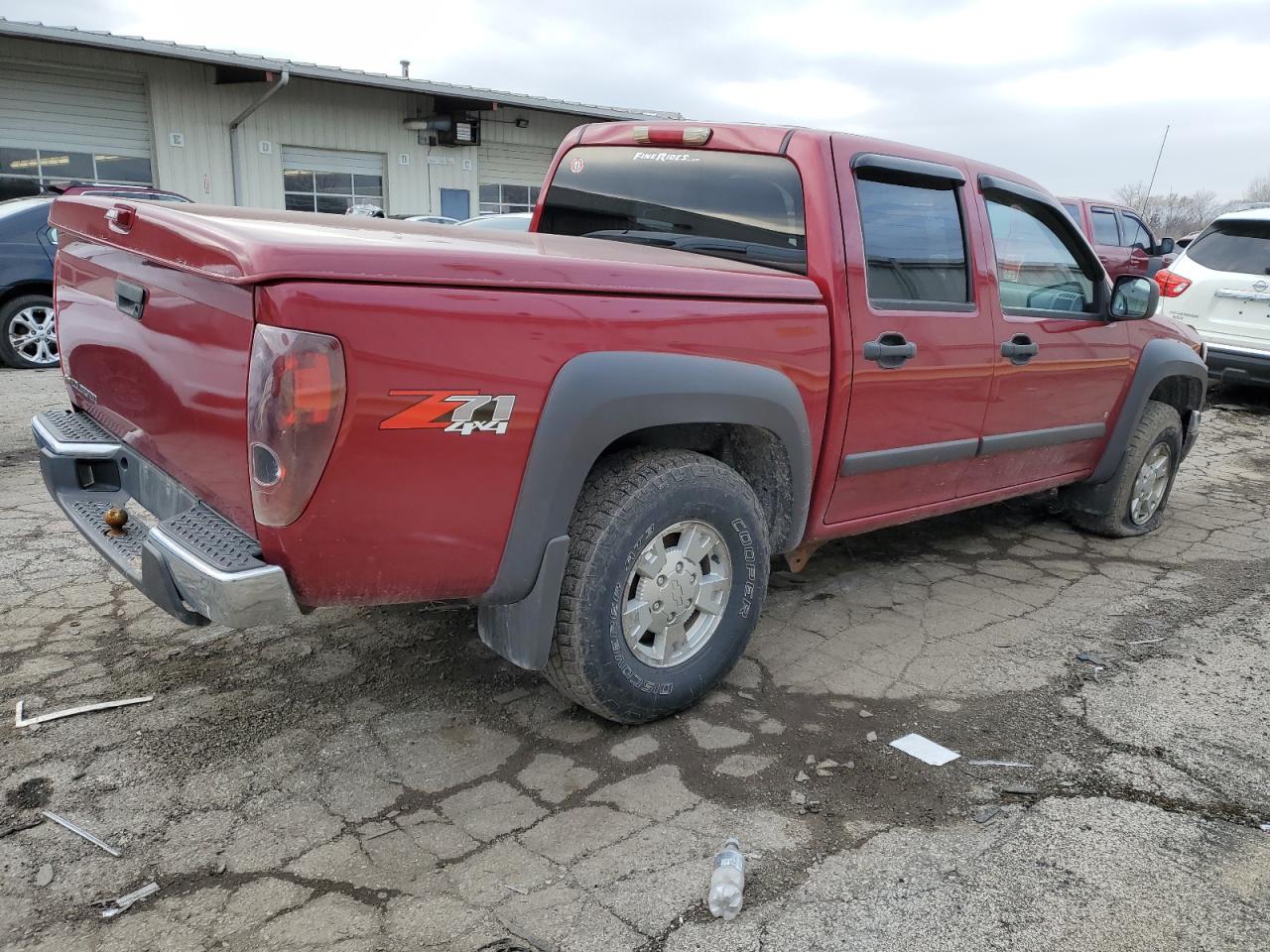 Photo 2 VIN: 1GCDT136168239355 - CHEVROLET COLORADO 