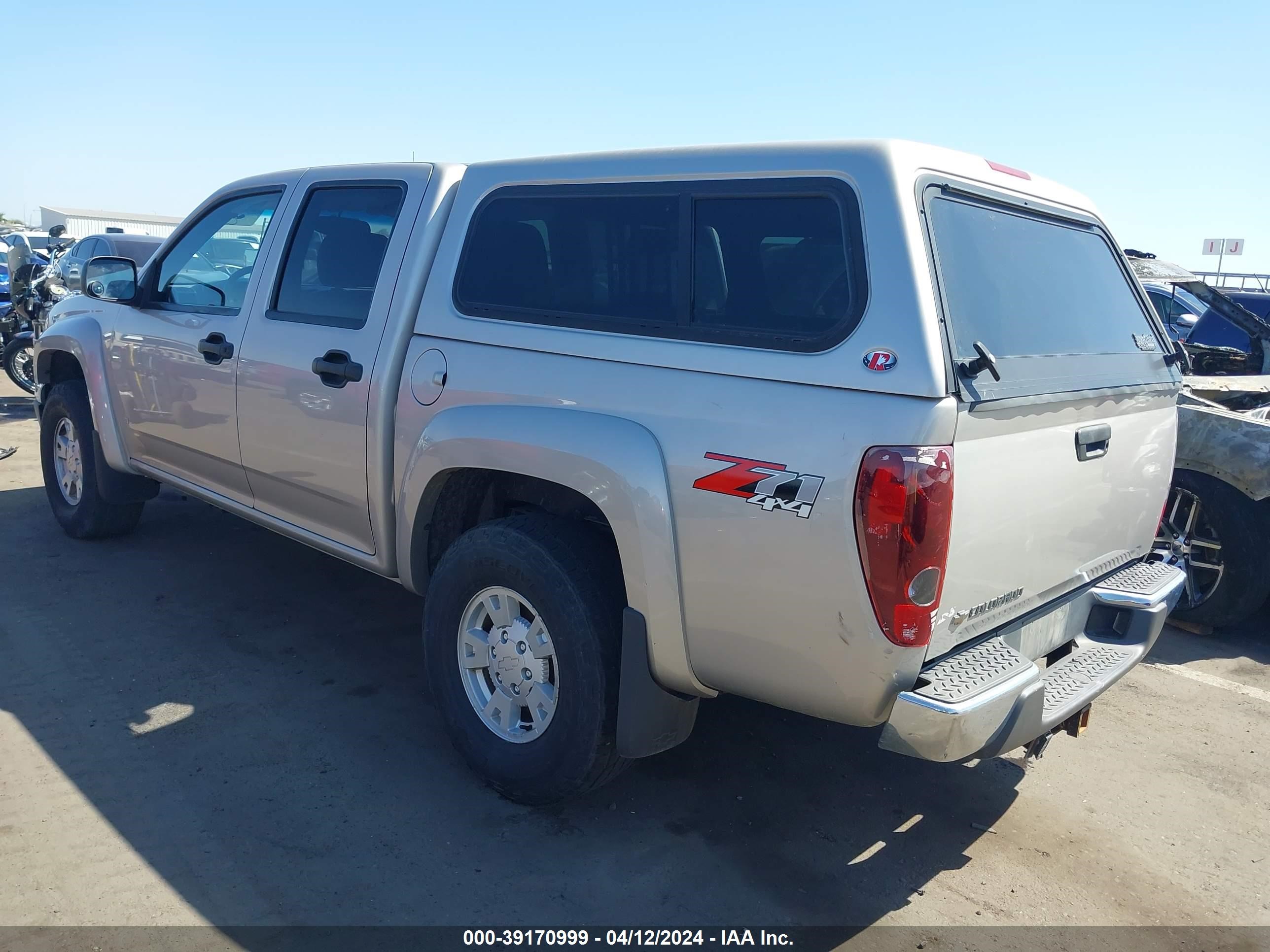 Photo 2 VIN: 1GCDT136168258732 - CHEVROLET COLORADO 