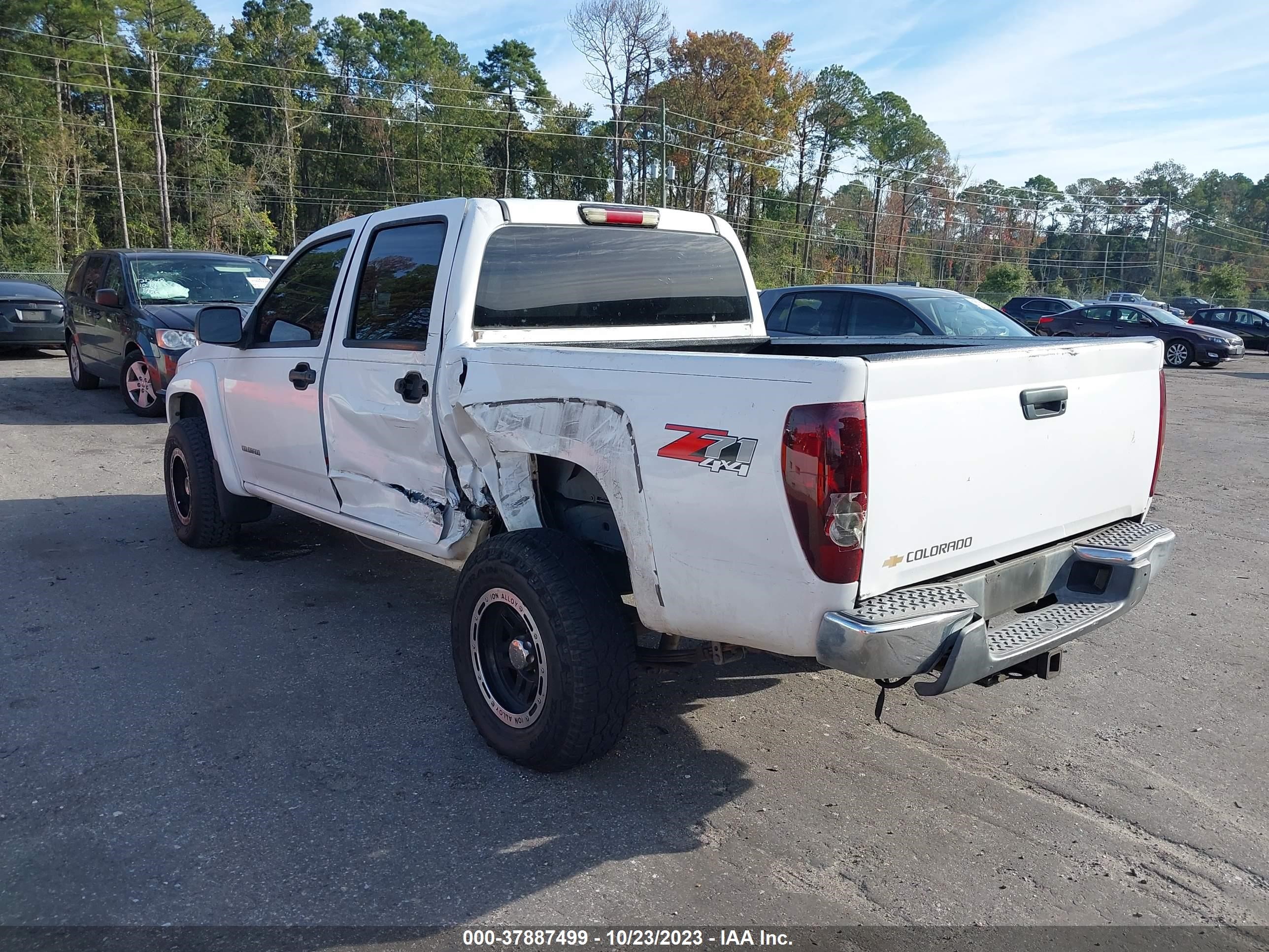 Photo 2 VIN: 1GCDT136258162140 - CHEVROLET COLORADO 