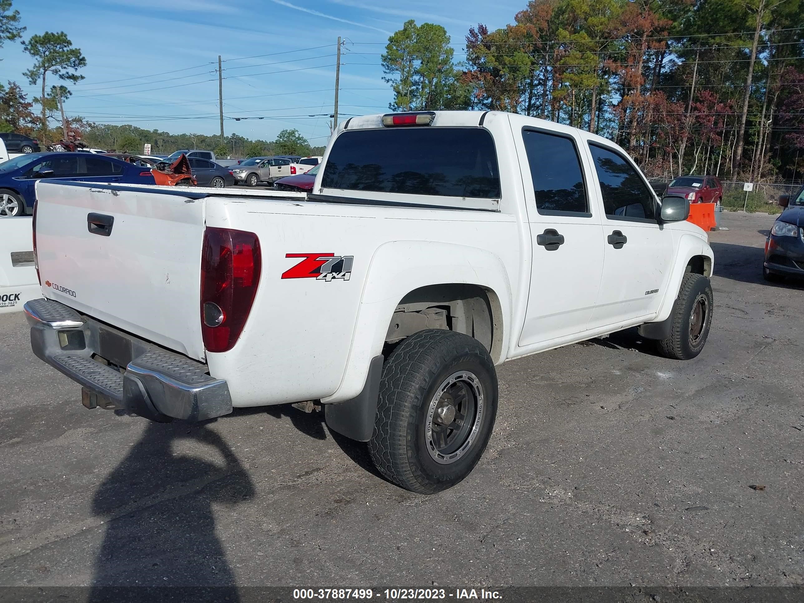 Photo 3 VIN: 1GCDT136258162140 - CHEVROLET COLORADO 